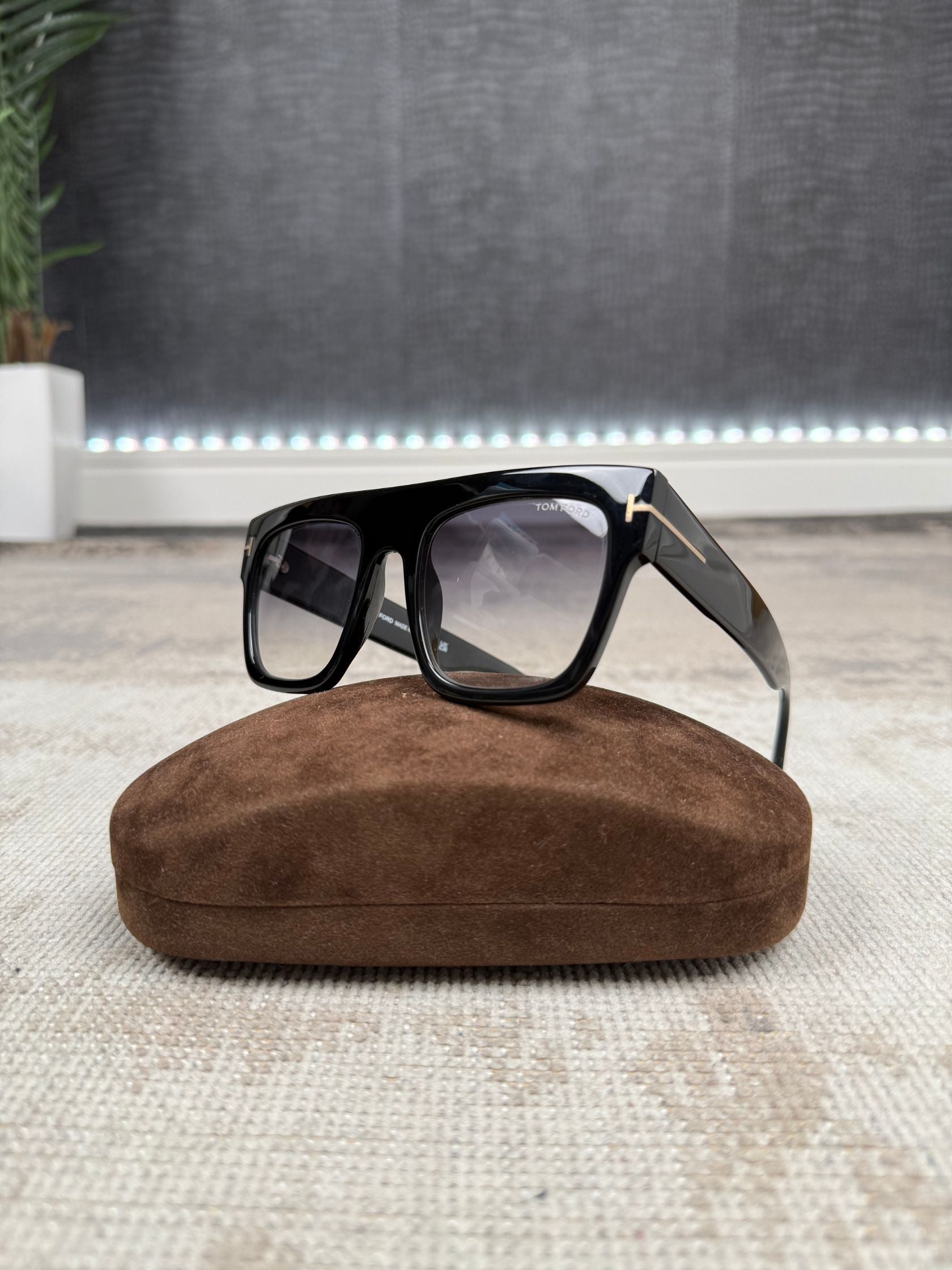 Tom Ford Renee (TF847) Sunglasses - Black Tom Ford