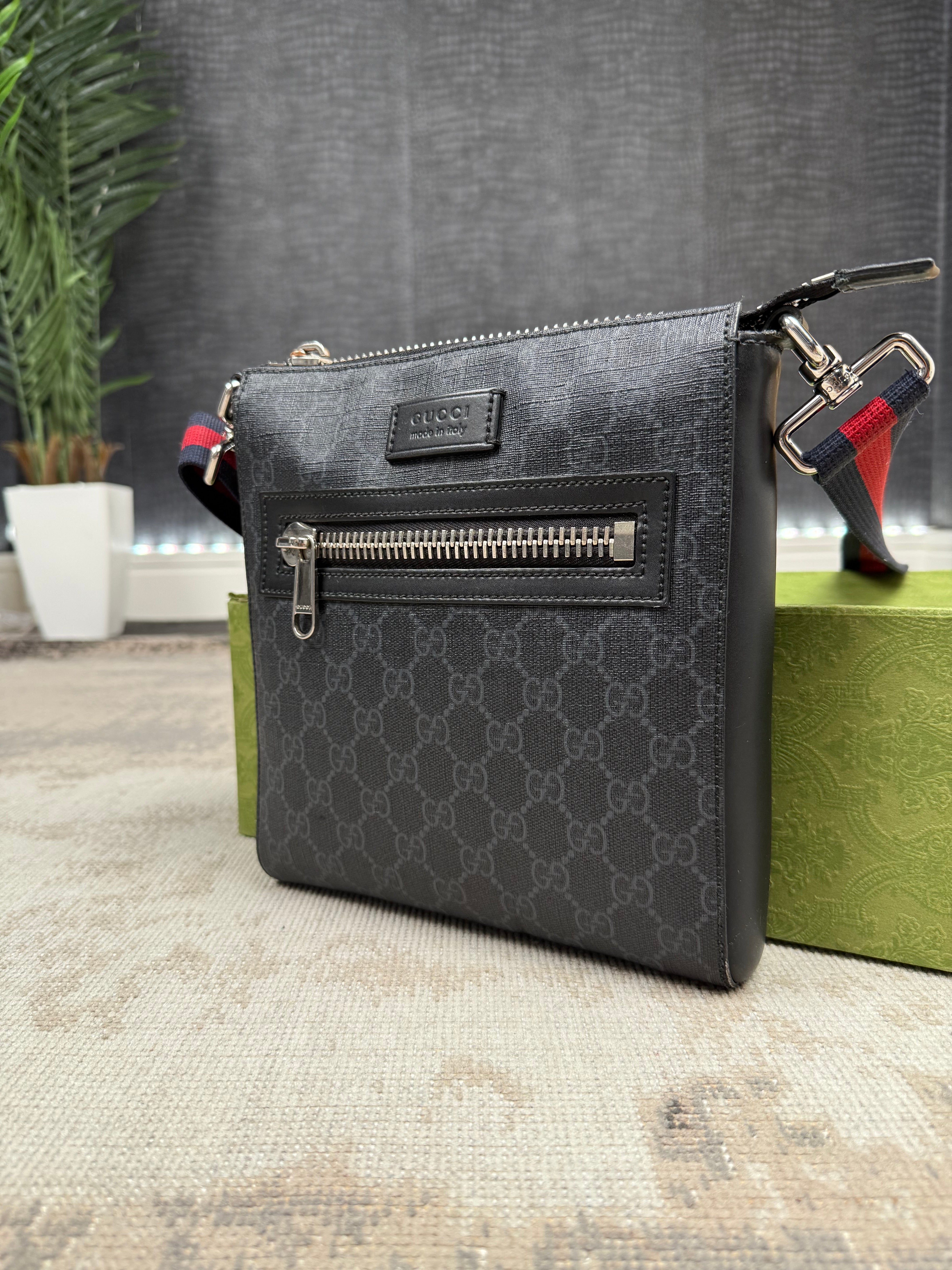 Gucci GG Supreme Messenger Bag (Small) - Black