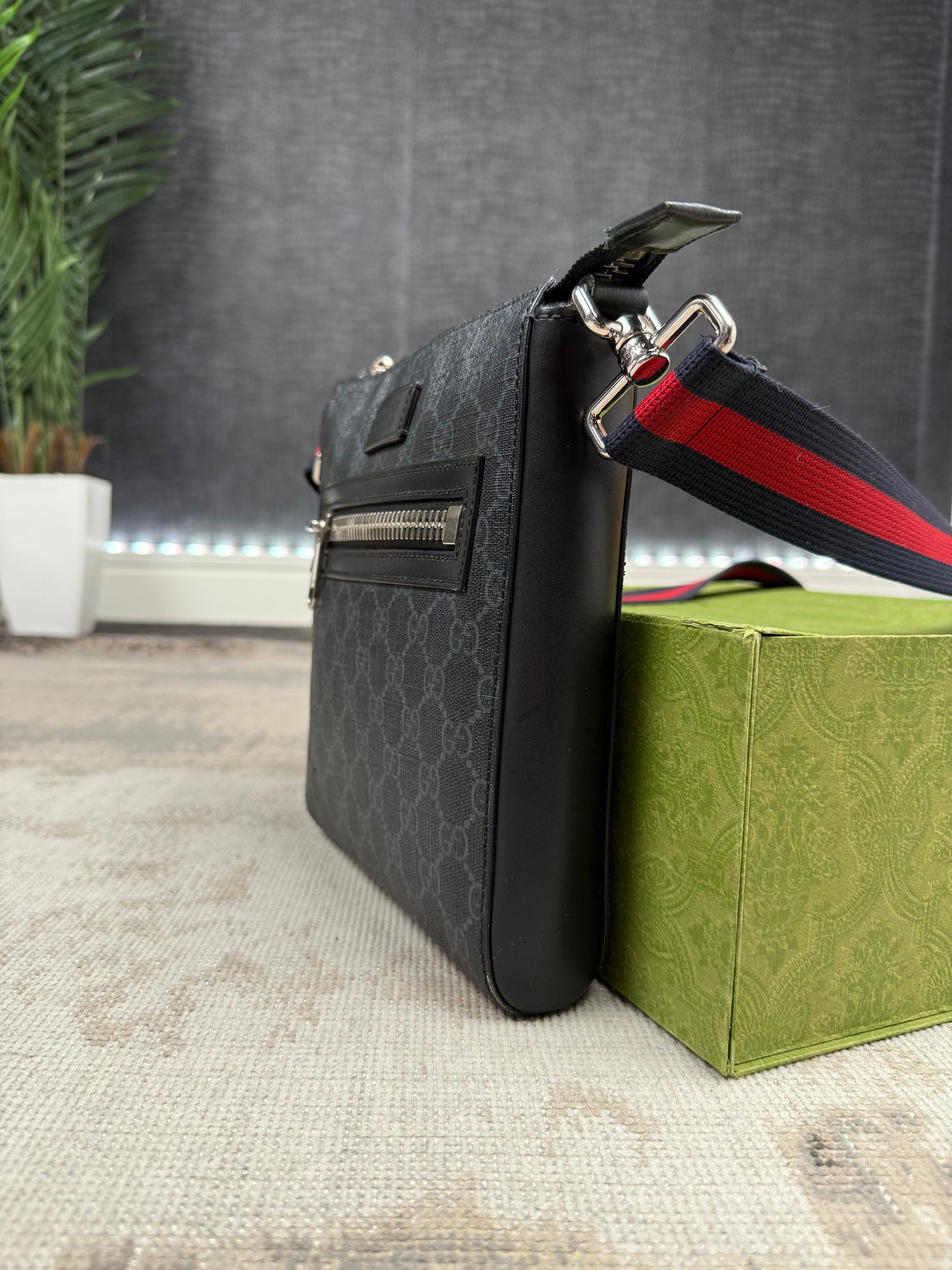 Gucci GG Supreme Messenger Bag (Small) - Black