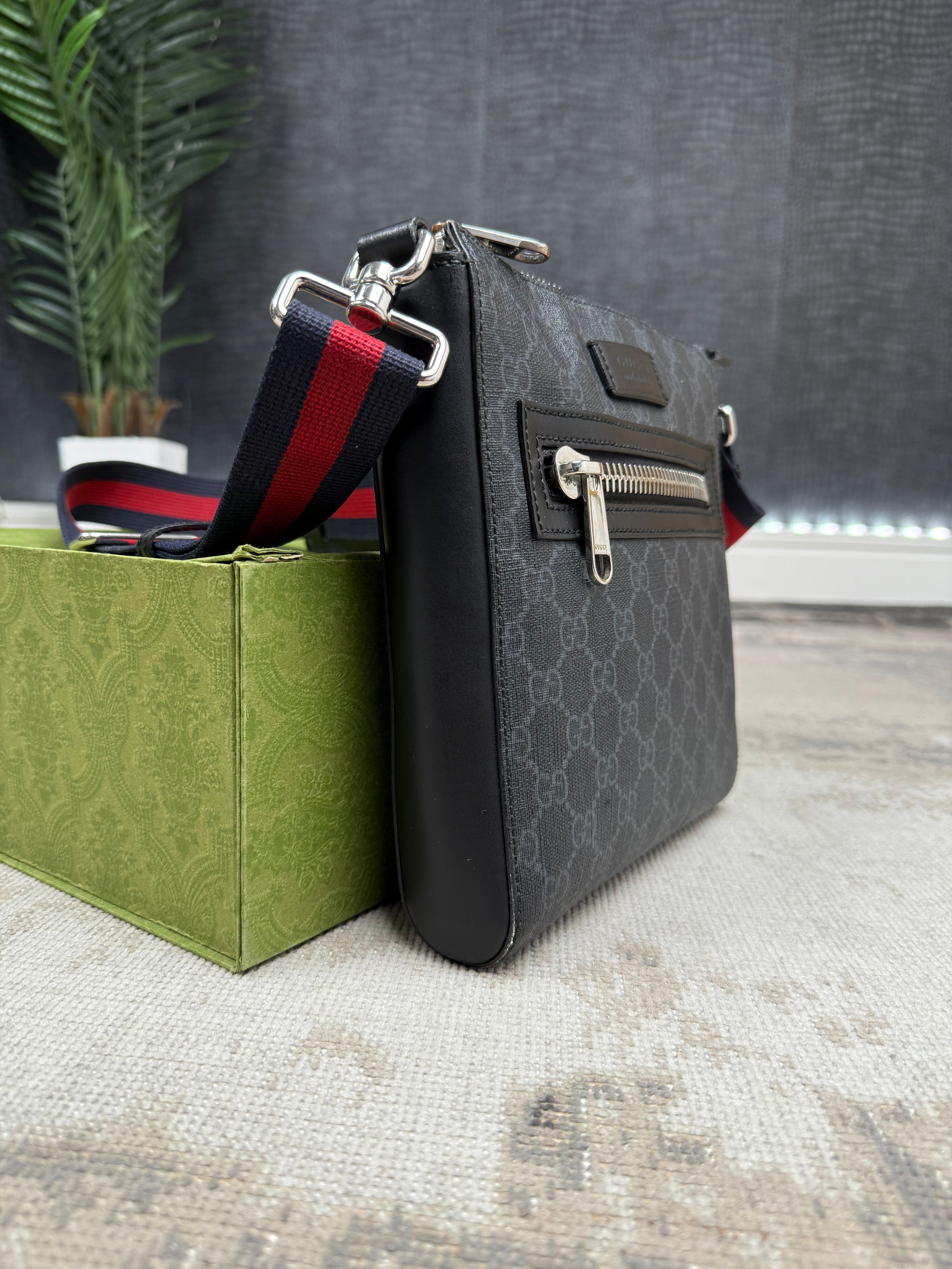 Gucci GG Supreme Messenger Bag (Small) - Black