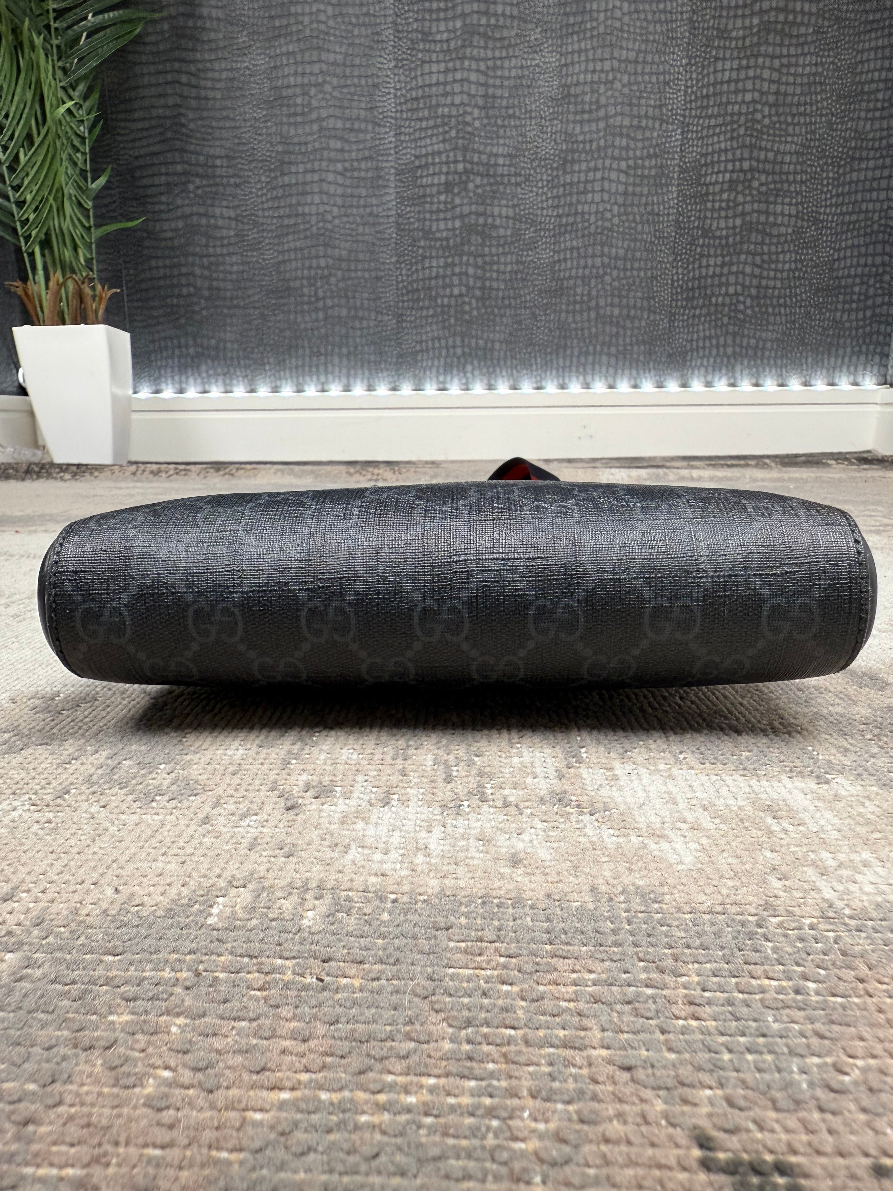 Gucci GG Supreme Messenger Bag (Small) - Black