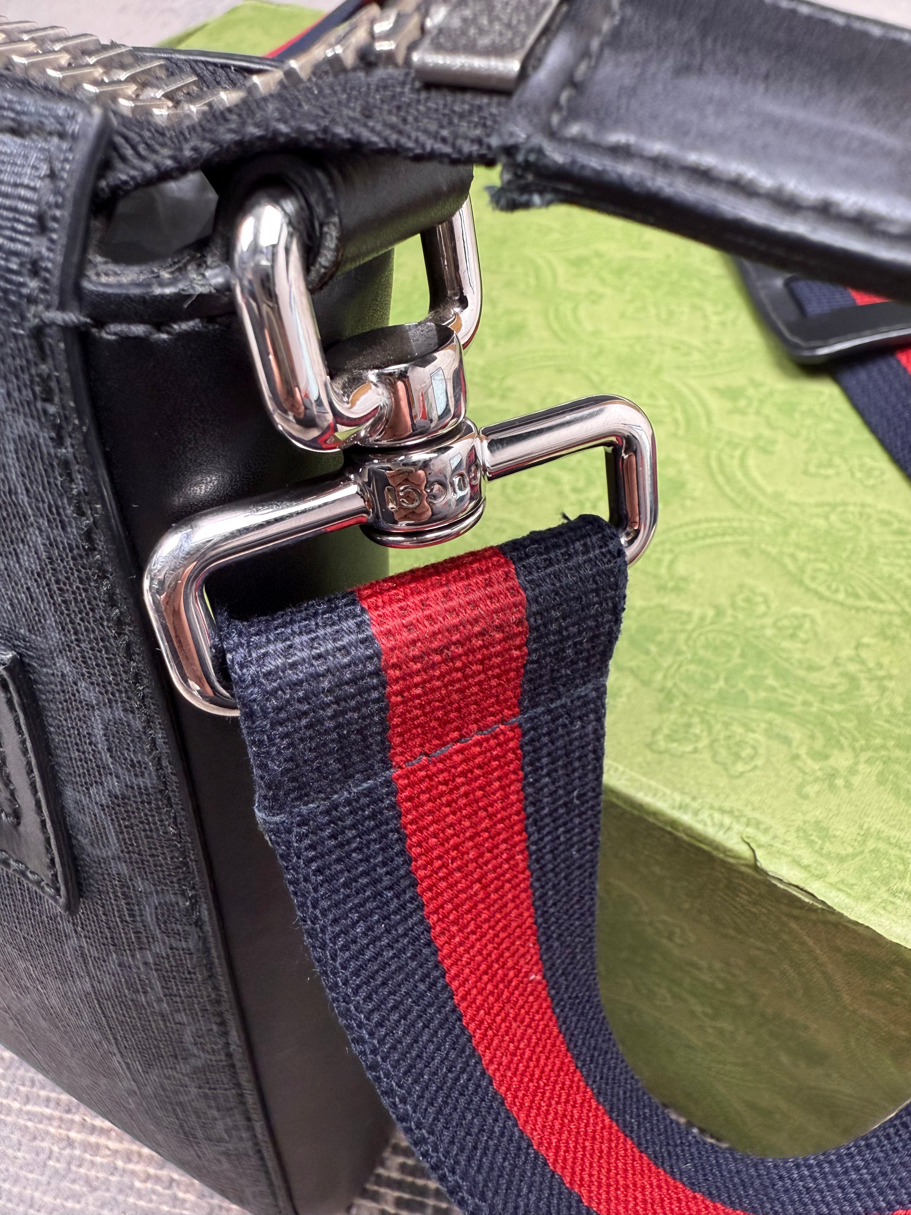 Gucci GG Supreme Messenger Bag (Small) - Black