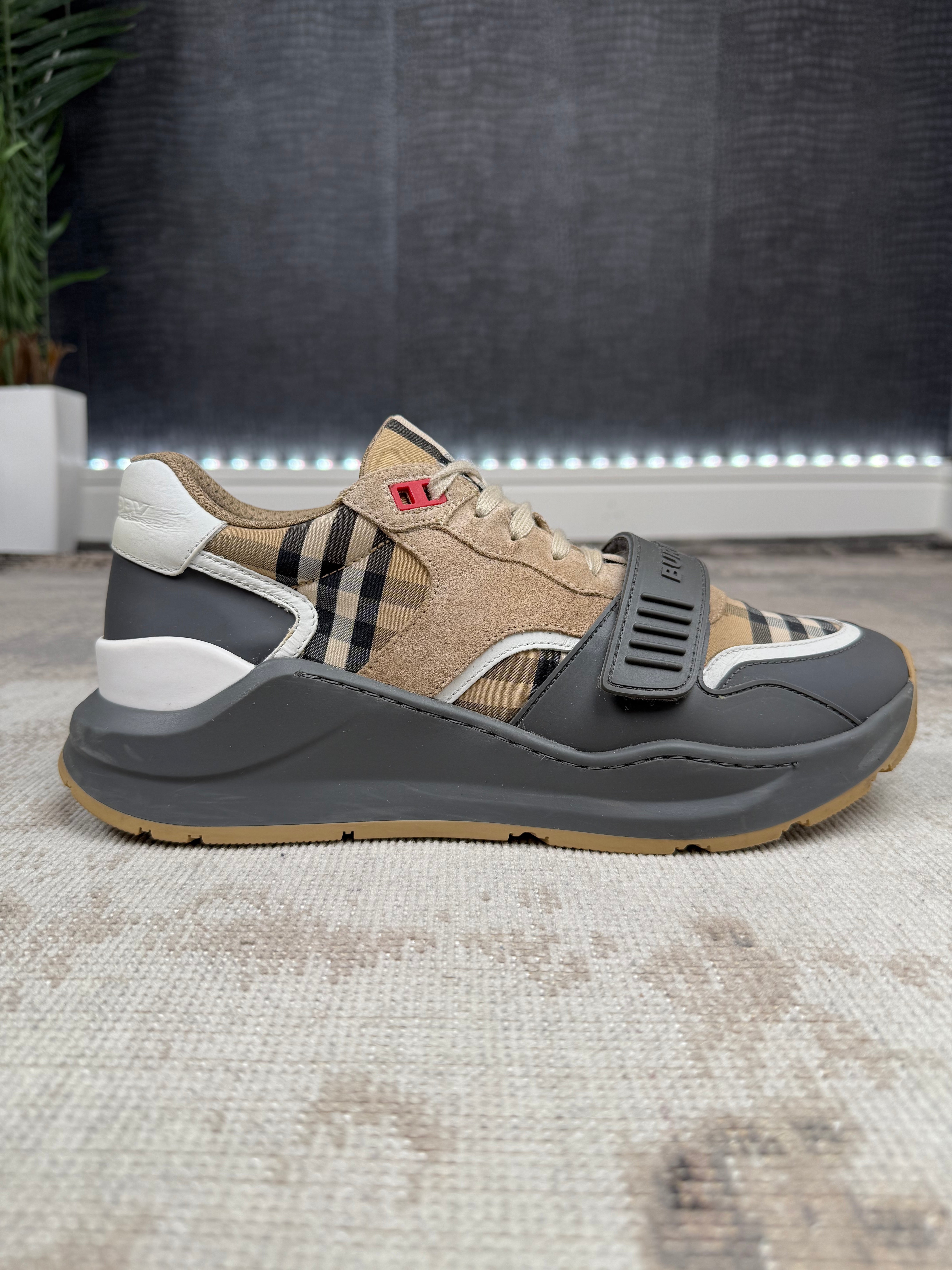 Burberry Ramsey Trainer - Grey / Beige Burberry