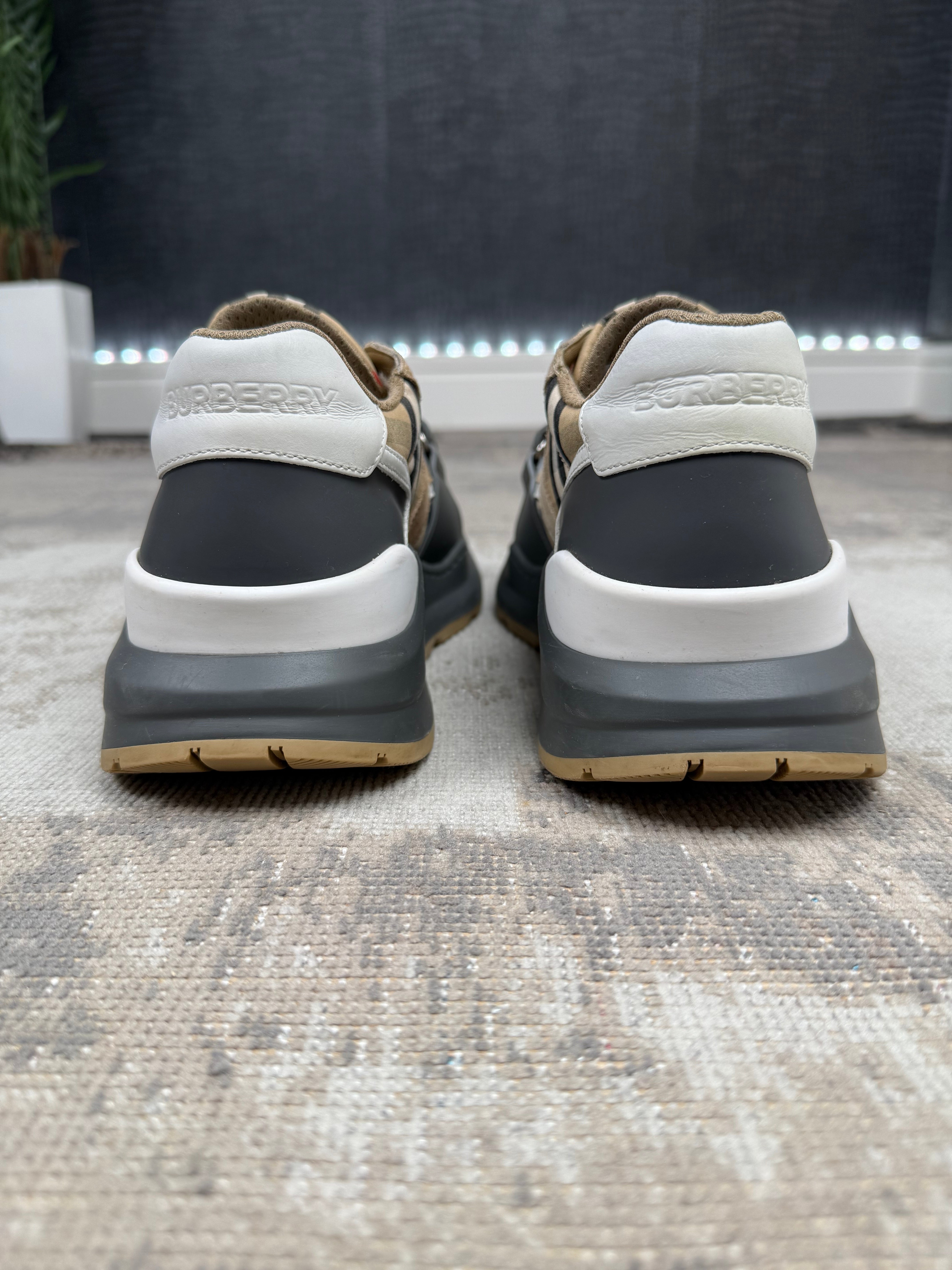Burberry Ramsey Trainer - Grey / Beige Burberry