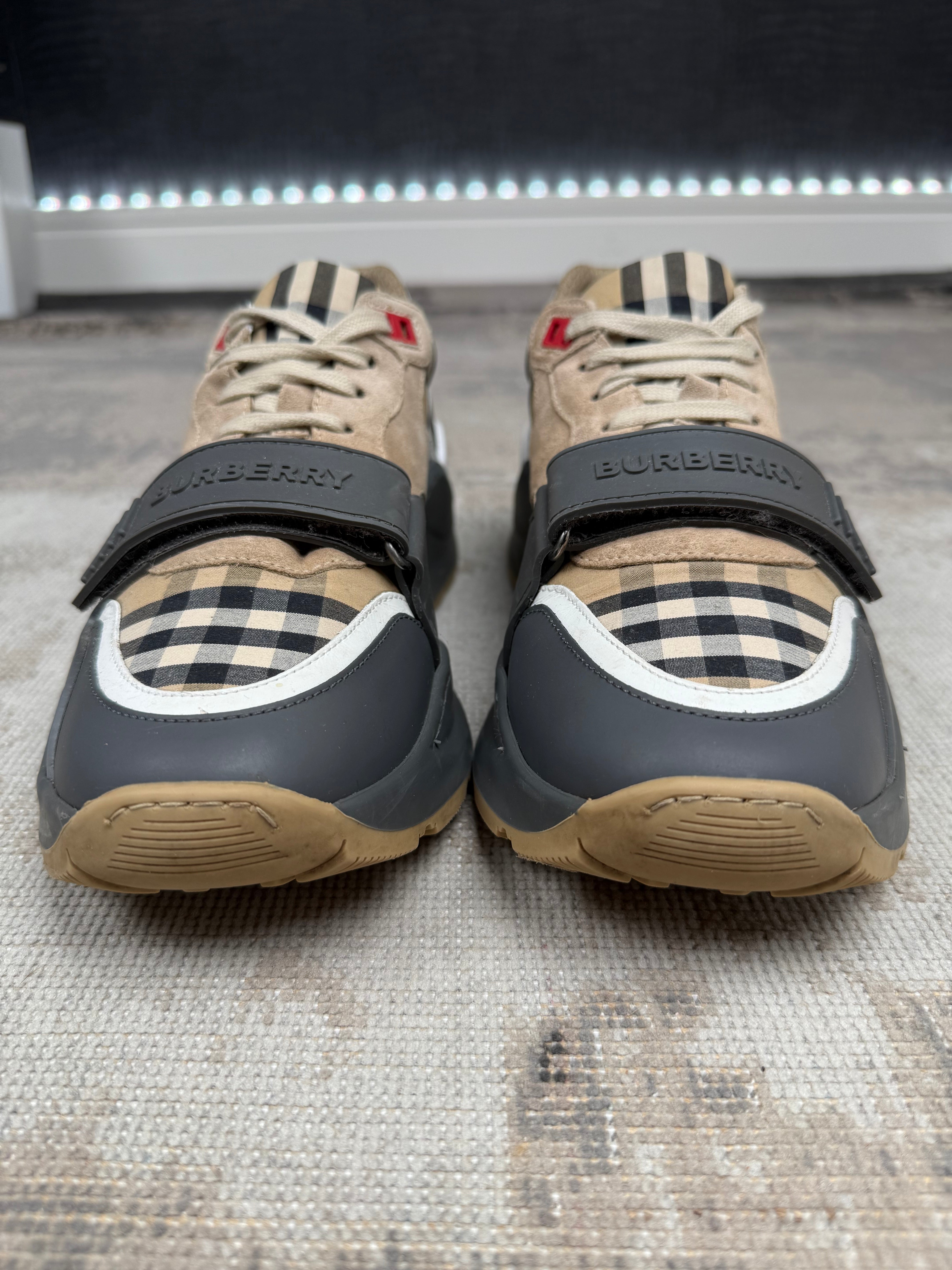Burberry Ramsey Trainer - Grey / Beige Burberry