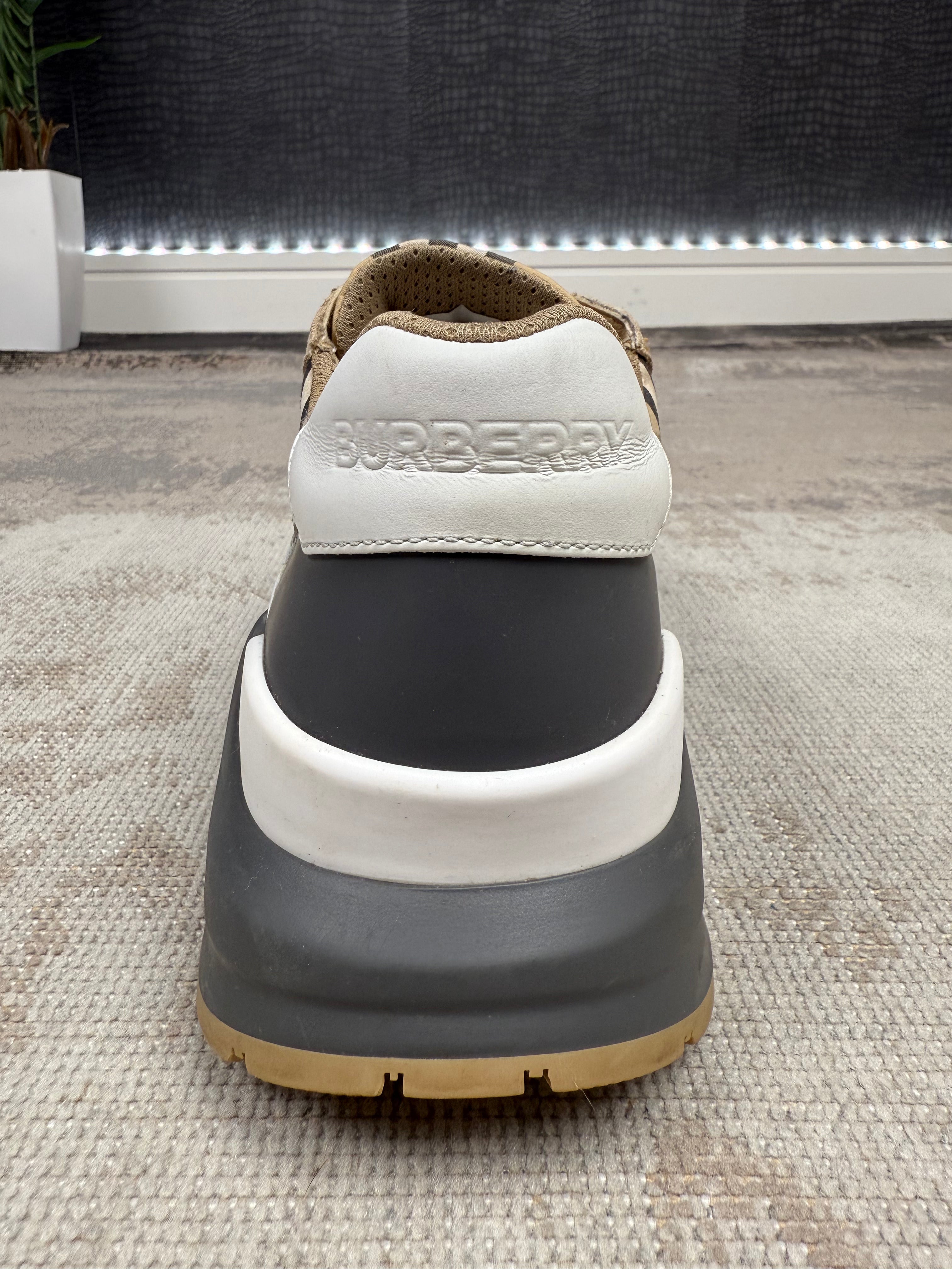 Burberry Ramsey Trainer - Grey / Beige Burberry