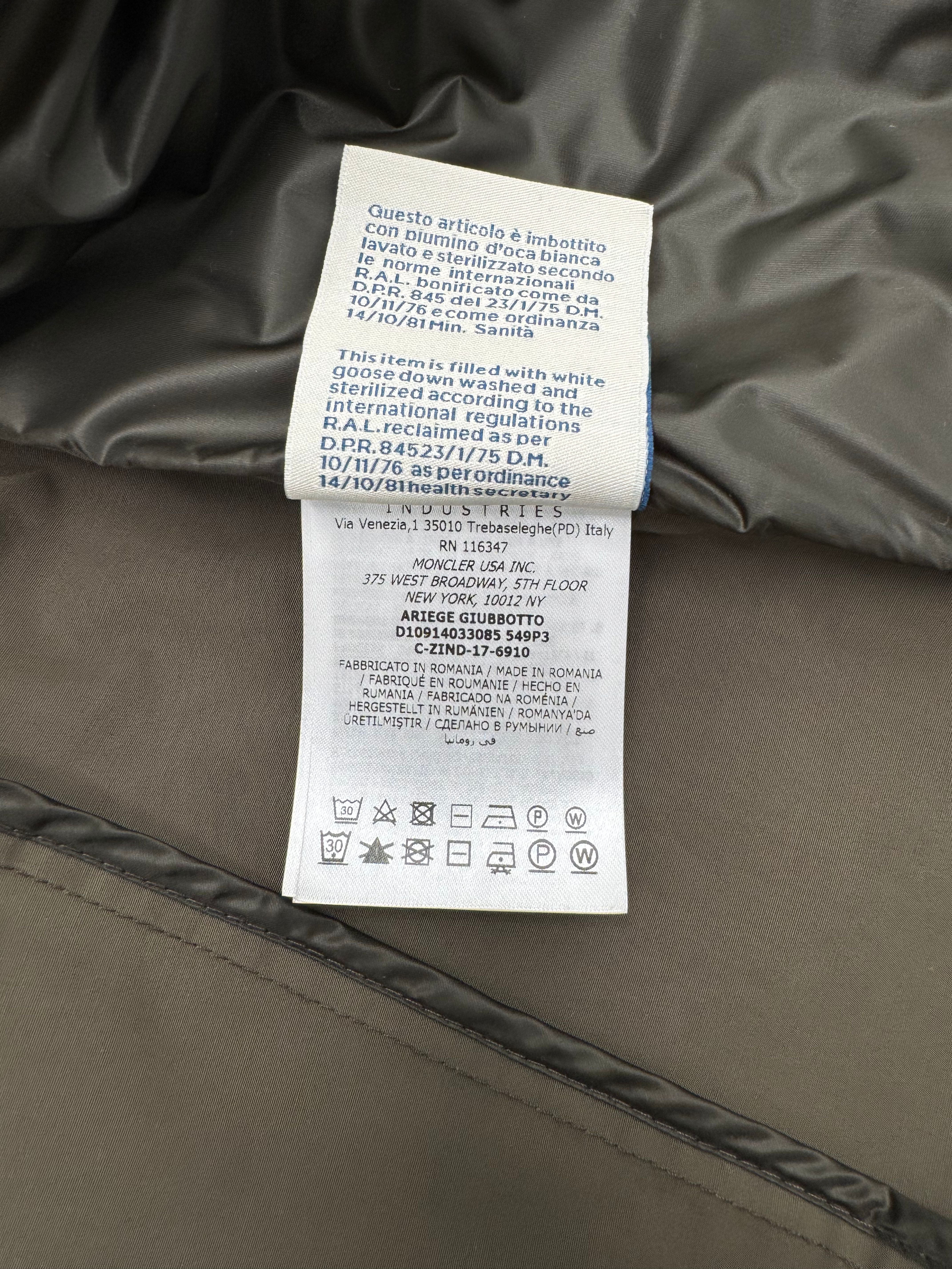 Moncler Ariege Padded Down Jacket - Khaki
