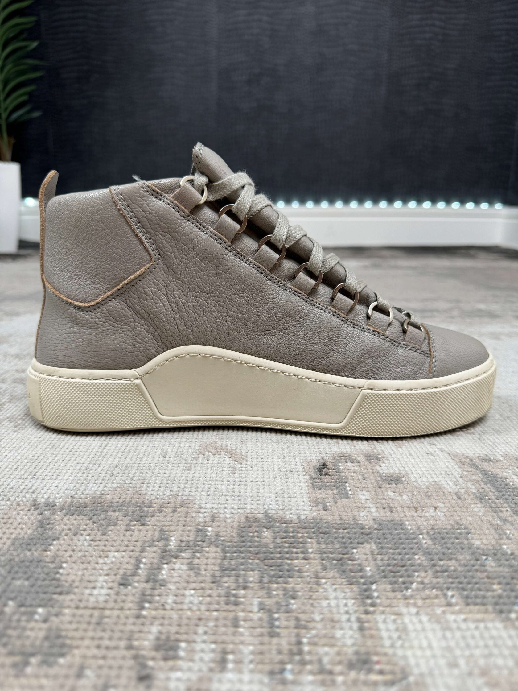 Balenciaga Arenas High Top - Grey