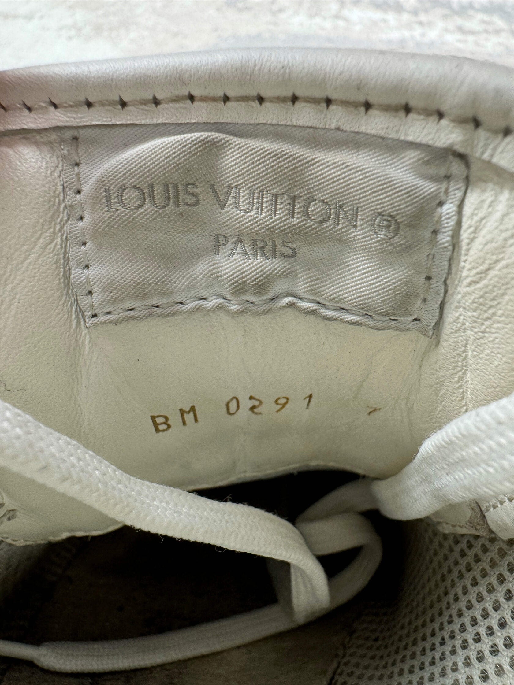 Louis Vuitton Run Away Iridescent Trainers - White