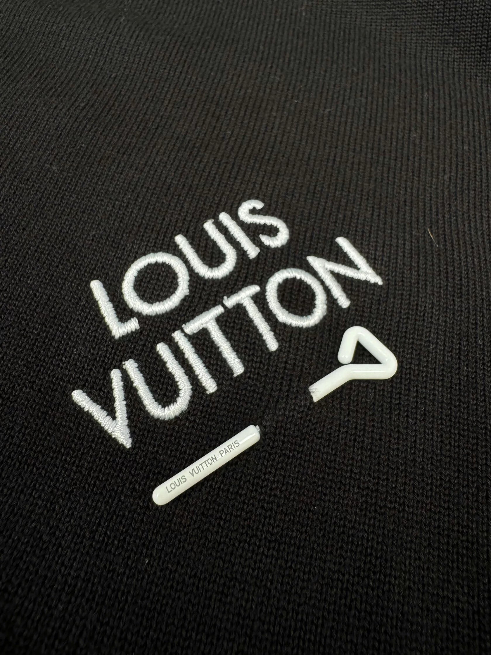 Louis Vuitton Signature T-Shirt - Black (Unused) Louis Vuitton