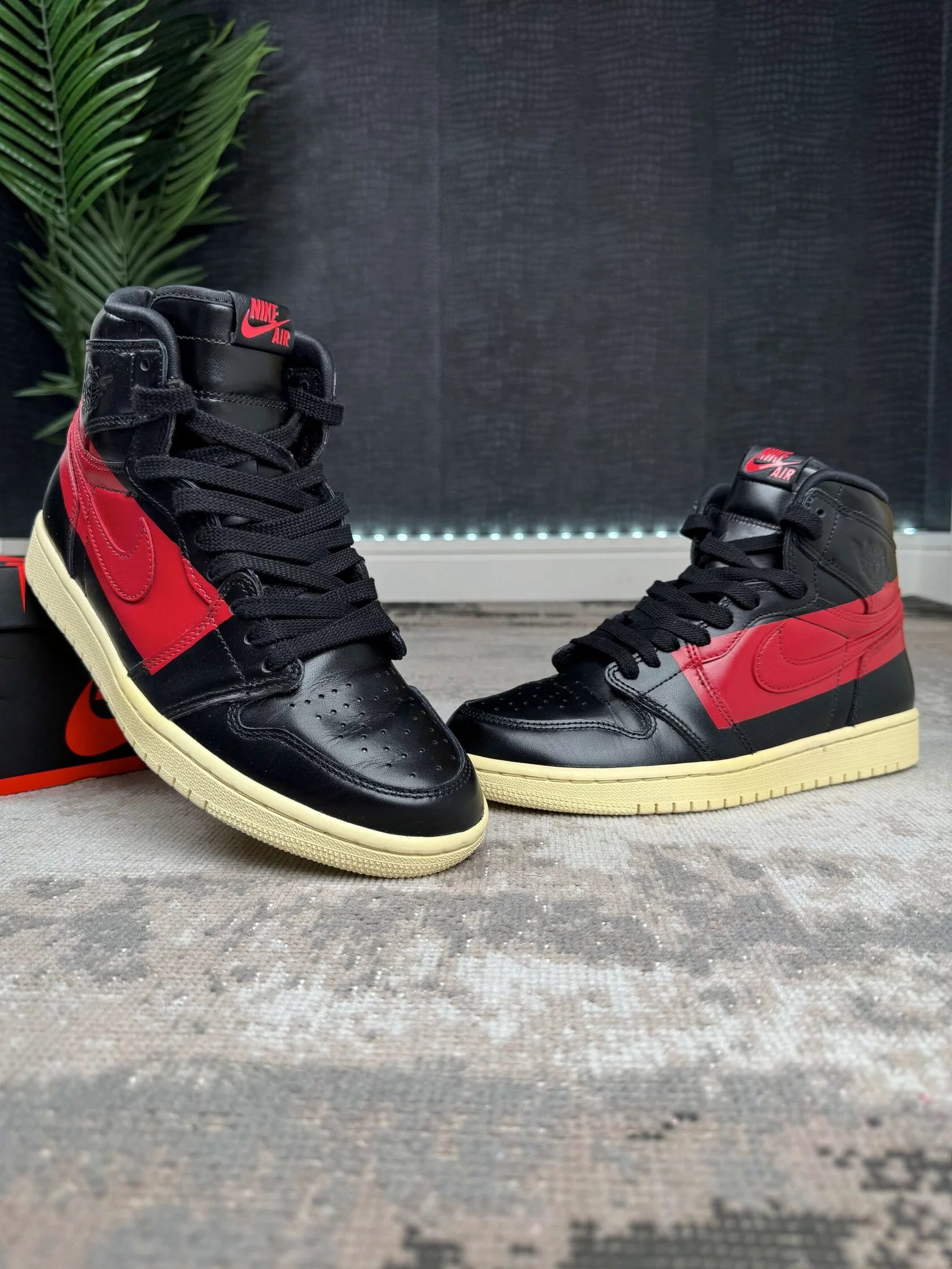 Nike Air Jordan 1 Retro High OG Defiant Couture - Black