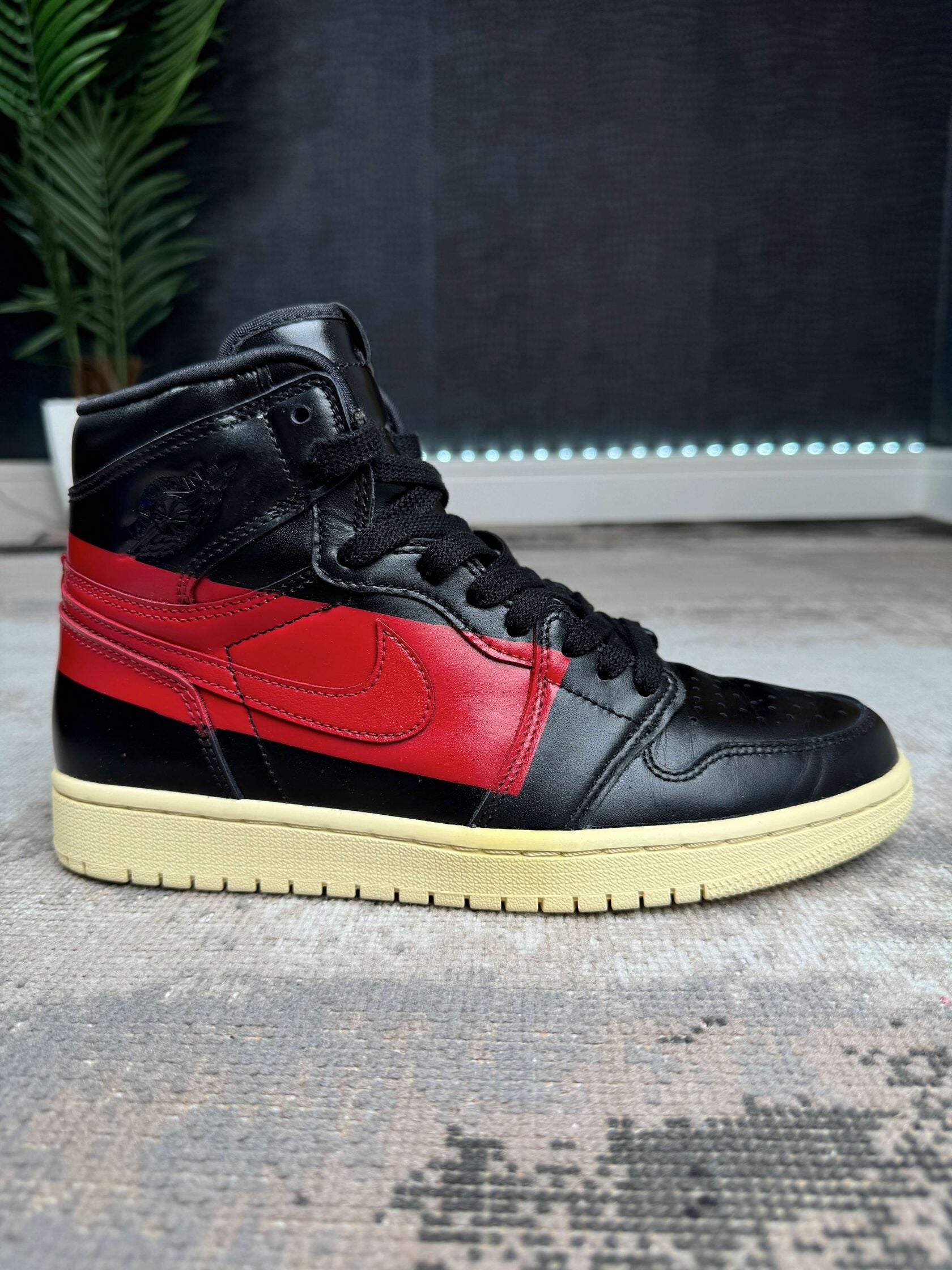 Nike Air Jordan 1 Retro High OG Defiant Couture - Black