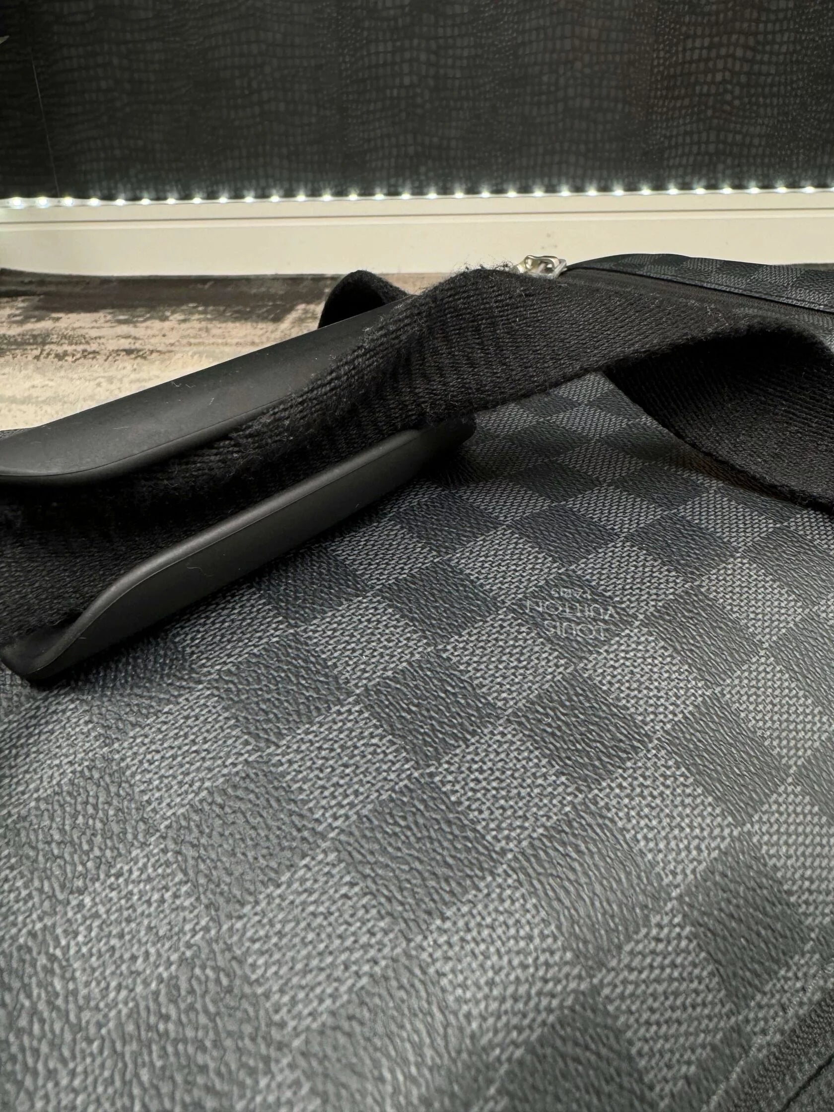 Louis Vuitton Horizon Soft Duffle 55 - Black Louis Vuitton