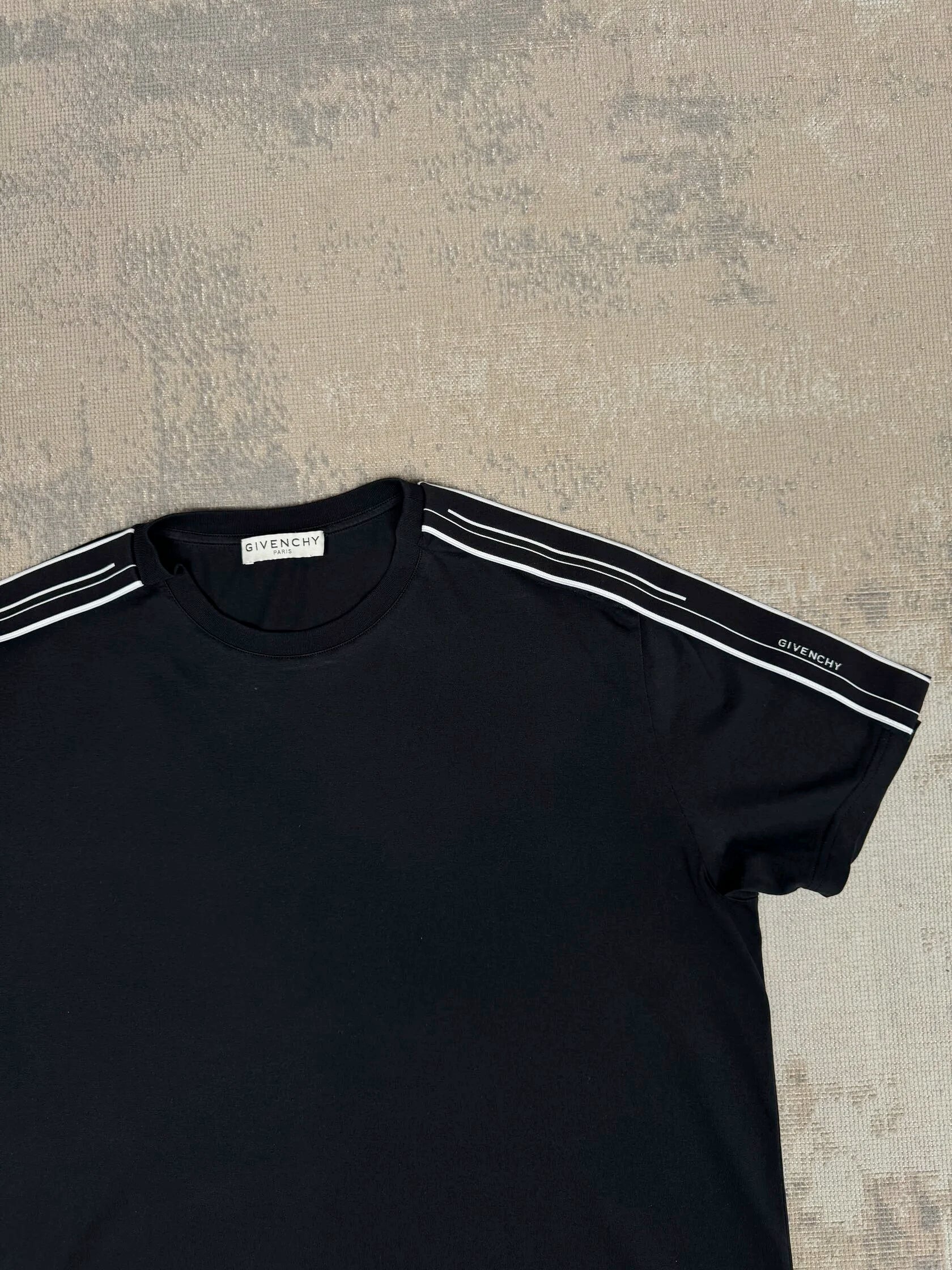 Givenchy Tape Logo T-shirt - Black