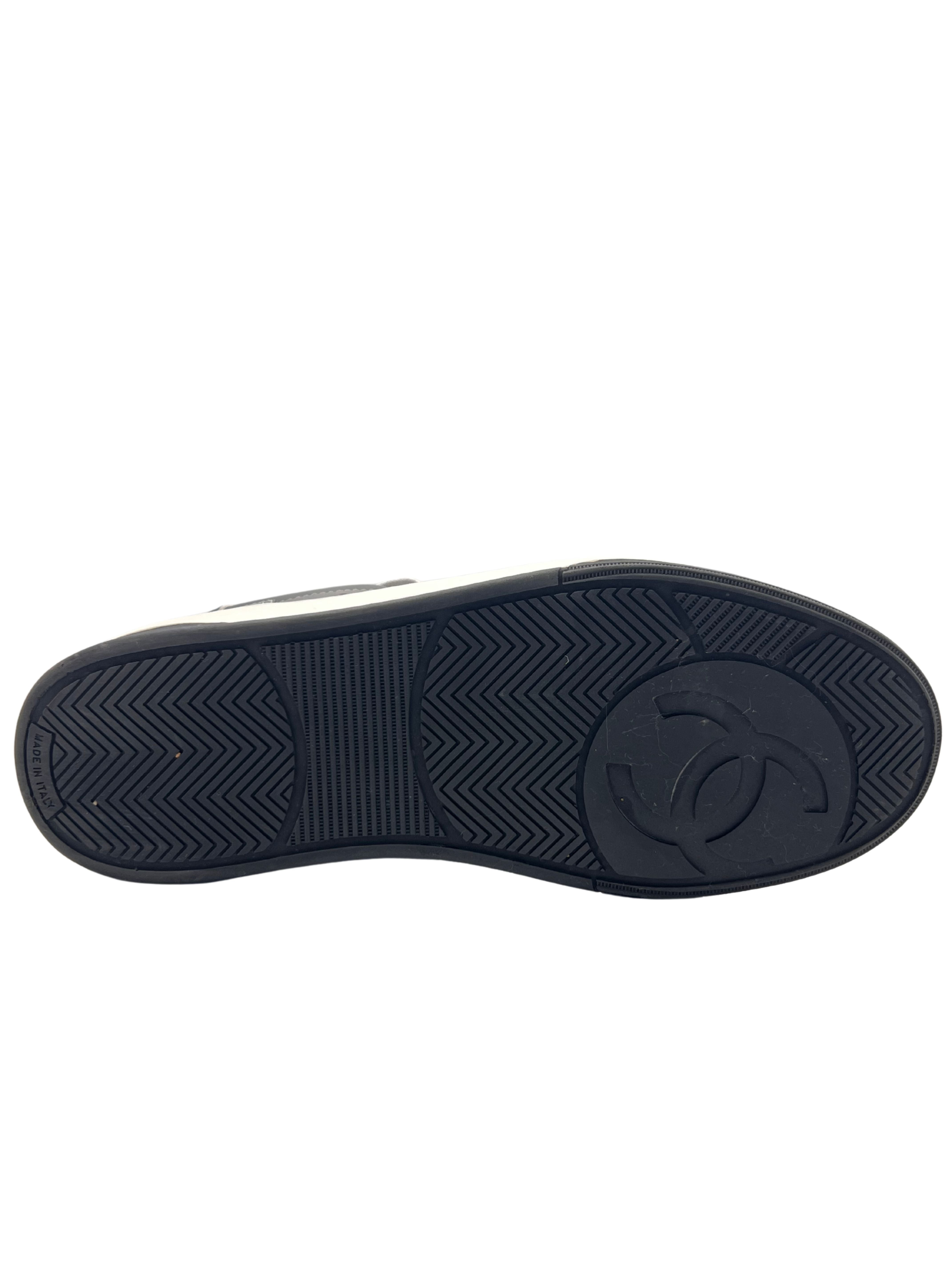 CHANEL Heel Print Sneaker - Black