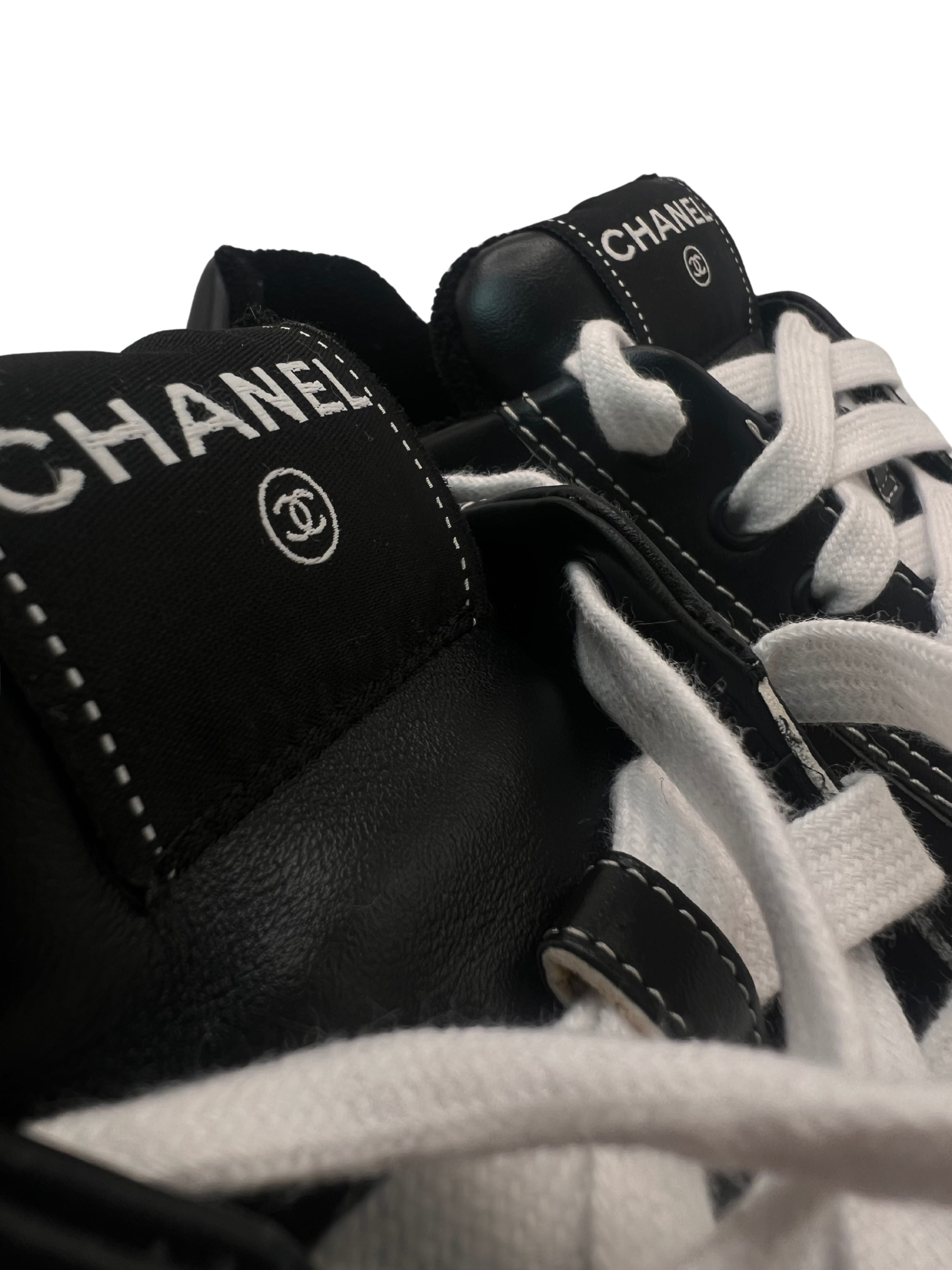 CHANEL Heel Print Sneaker - Black
