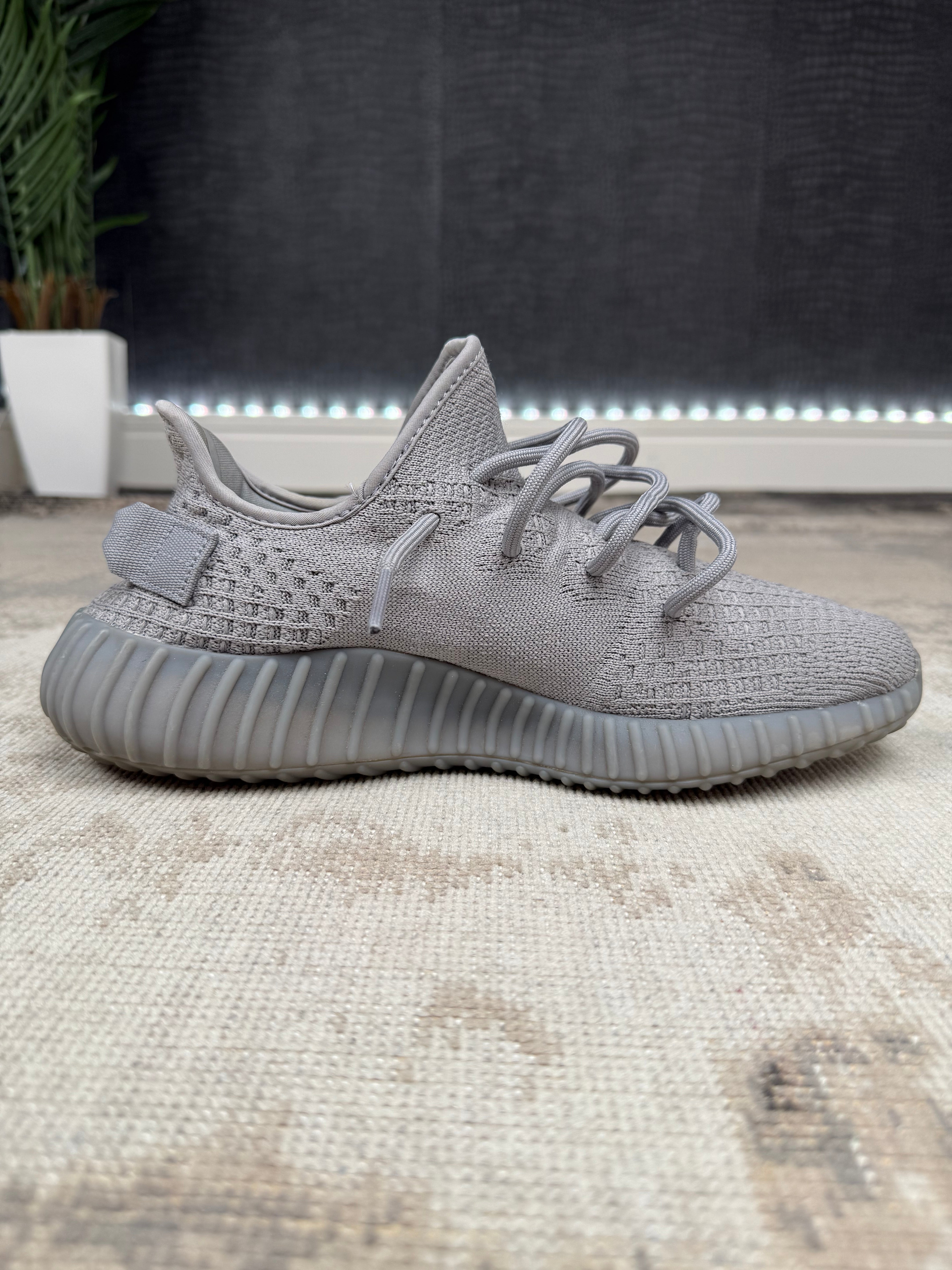 Yeezy 350 V2 Trainer - Steel Grey Yeezy