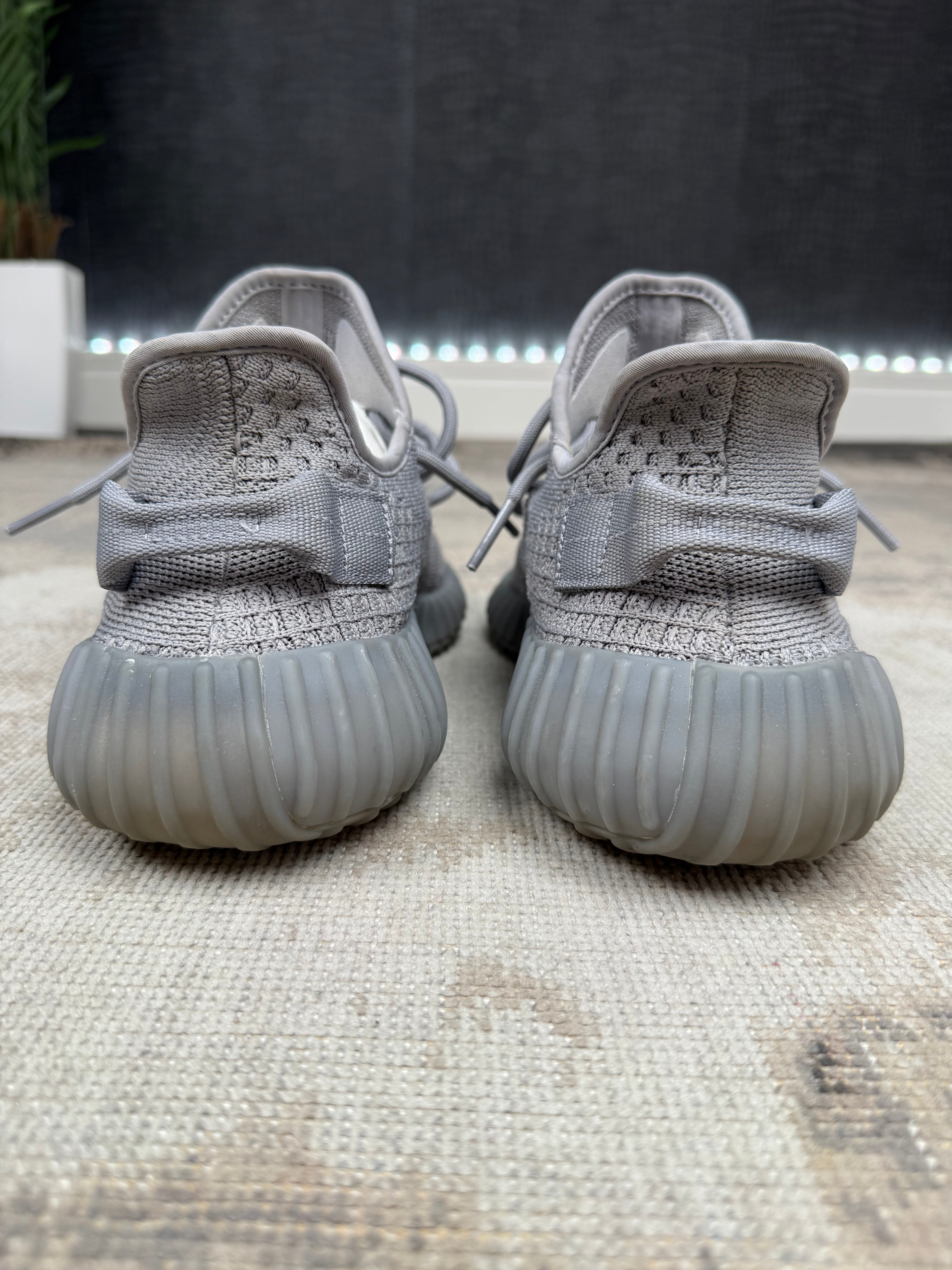 Yeezy 350 V2 Trainer - Steel Grey Yeezy