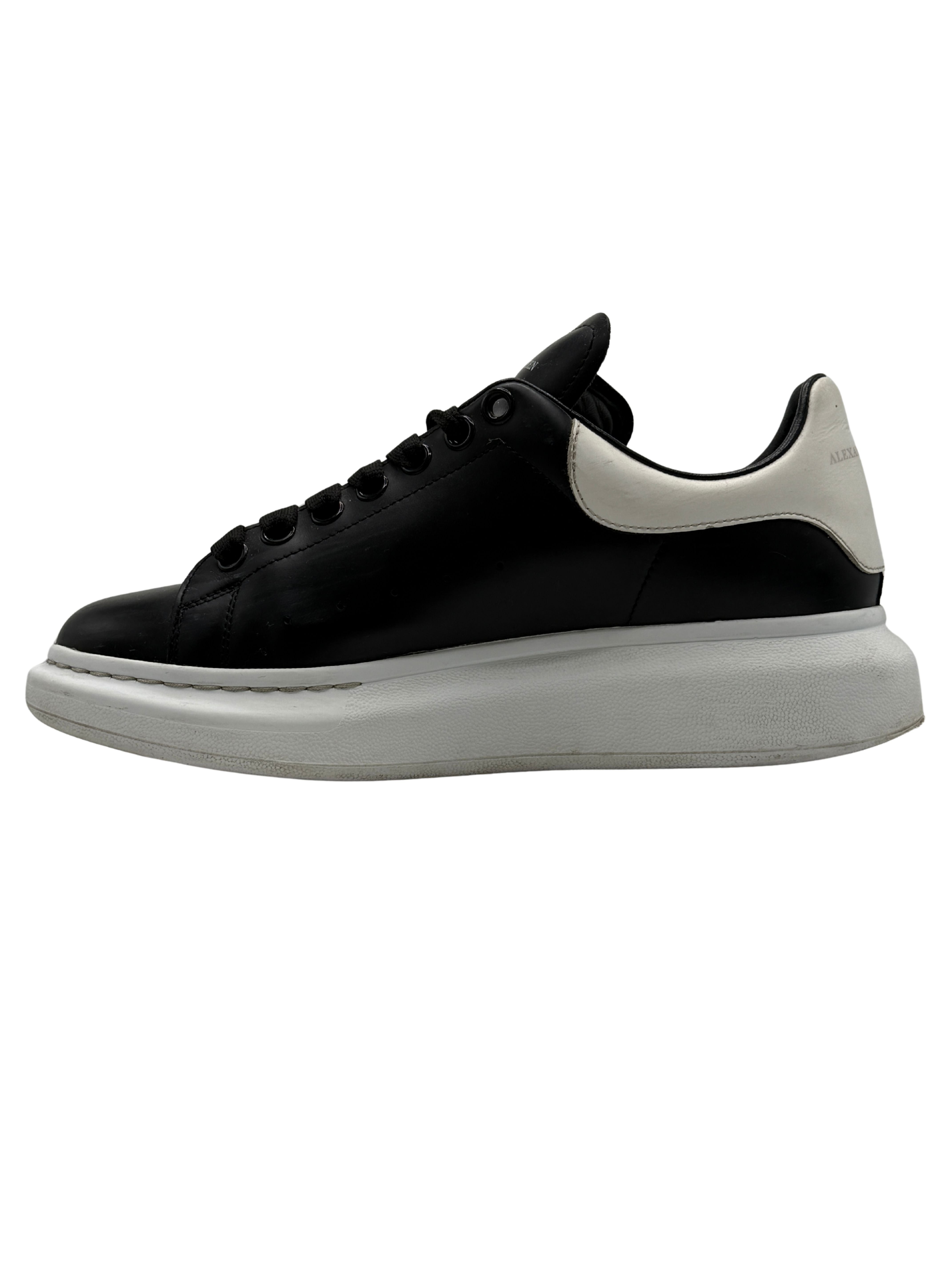 Alexander McQueen Oversized Trainers - Black