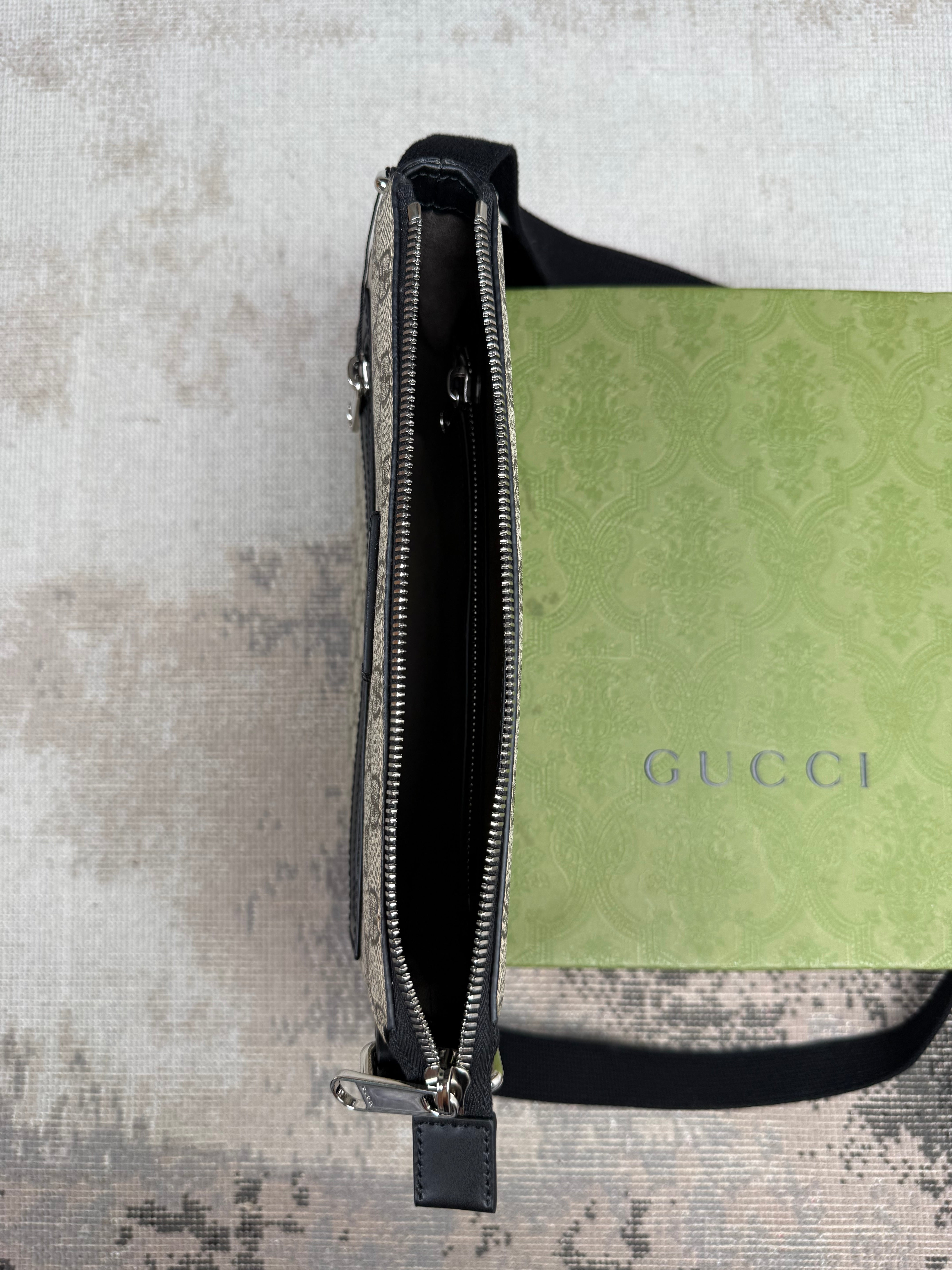 Gucci GG Supreme Messenger Bag - Beige (Unused) Gucci