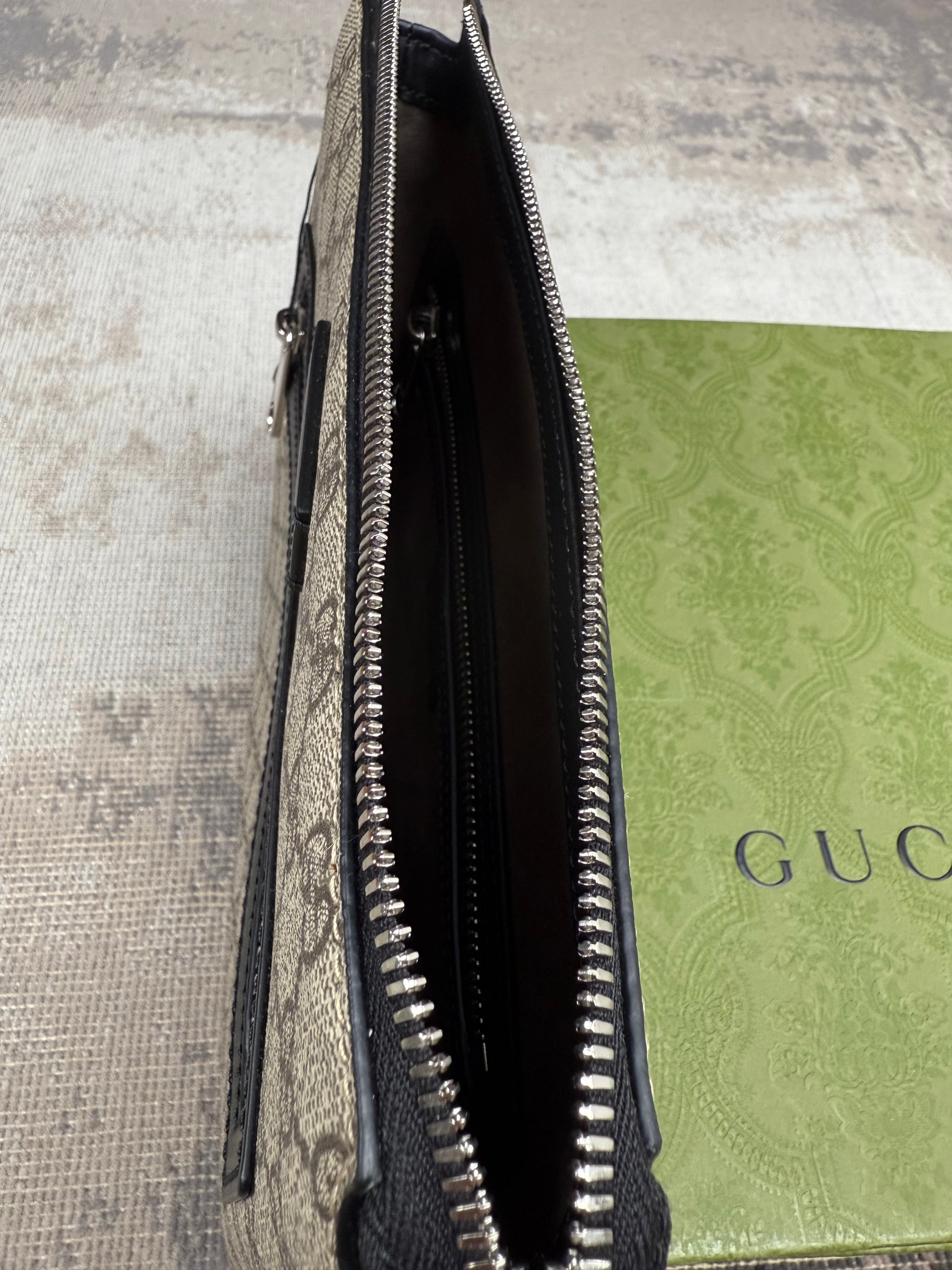 Gucci GG Supreme Messenger Bag - Beige (Unused) Gucci