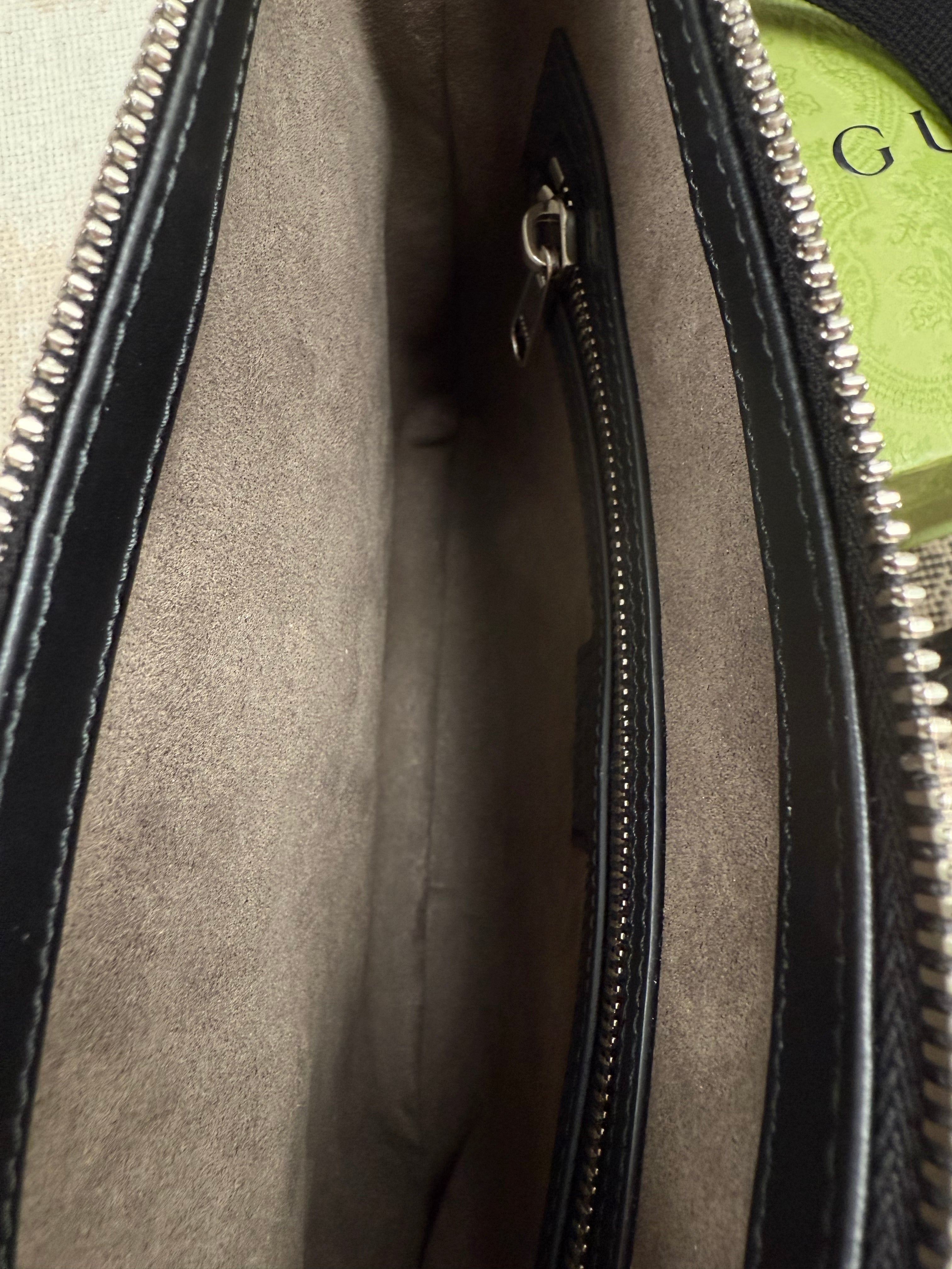 Gucci GG Supreme Messenger Bag - Beige (Unused) Gucci