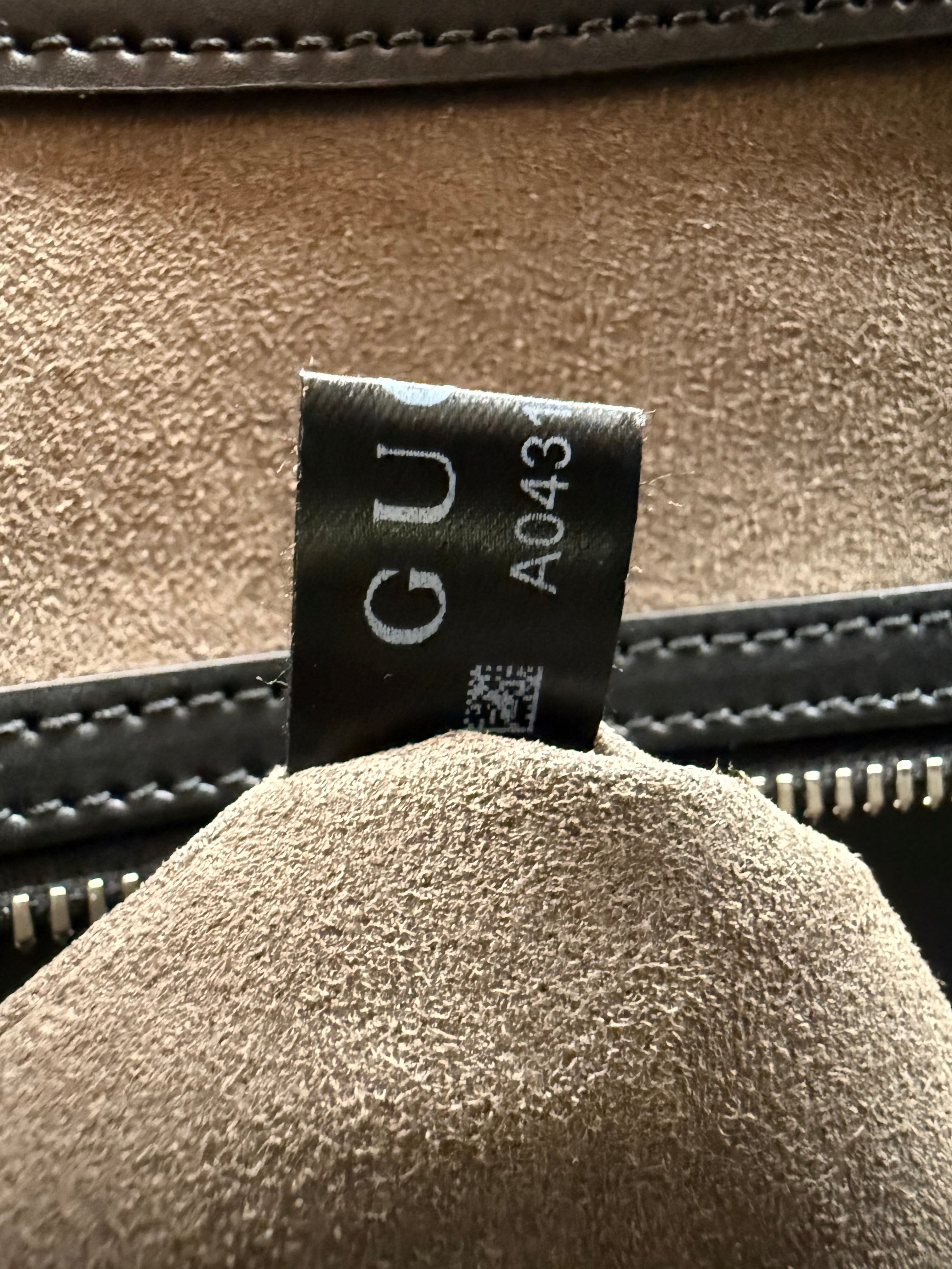 Gucci GG Supreme Messenger Bag - Beige (Unused) Gucci