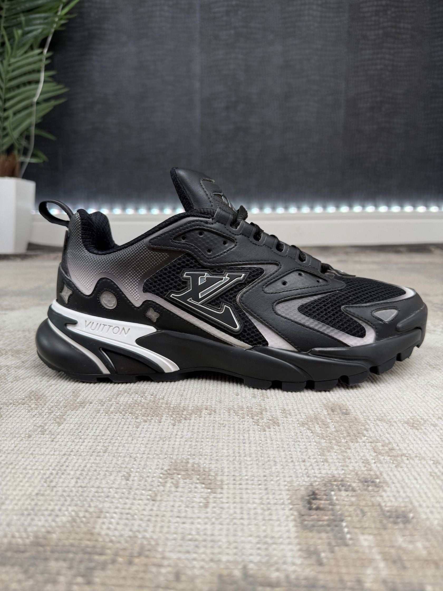 Louis Vuitton LV Runner Tatic Trainers - Black Louis Vuitton