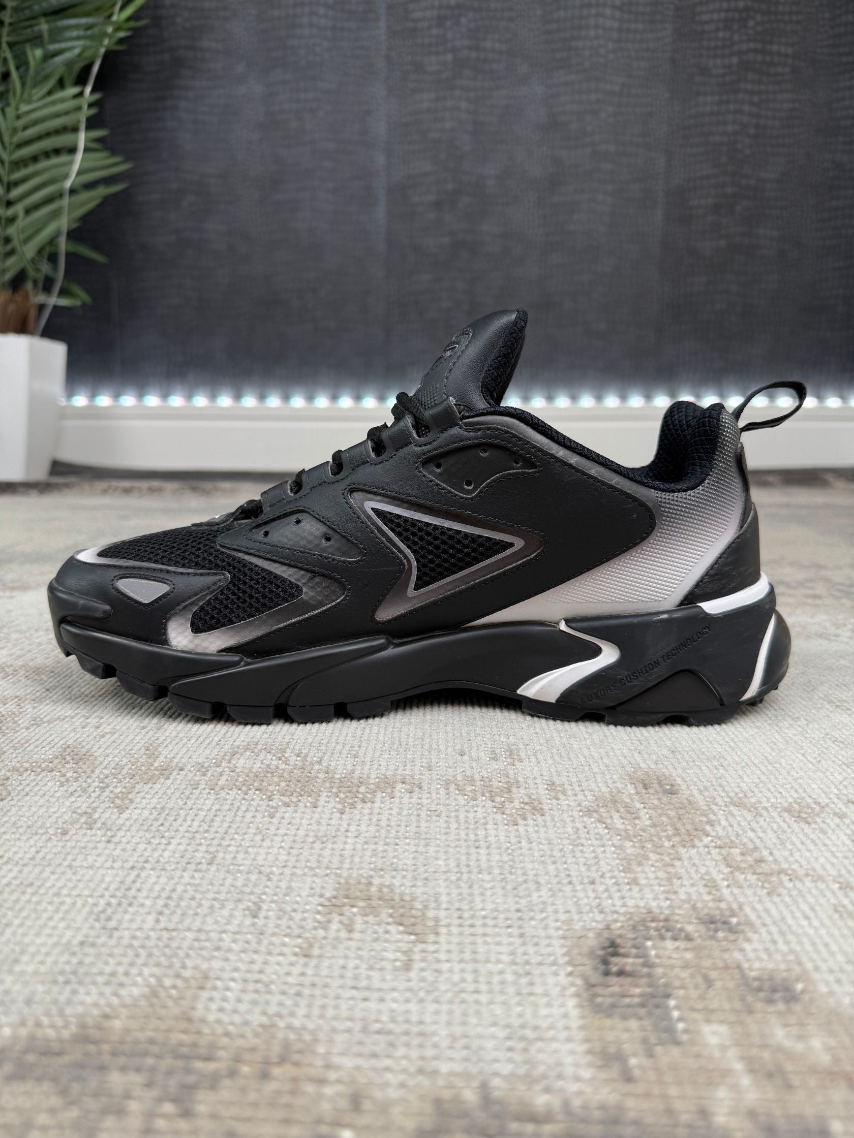 Louis Vuitton LV Runner Tatic Trainers - Black Louis Vuitton