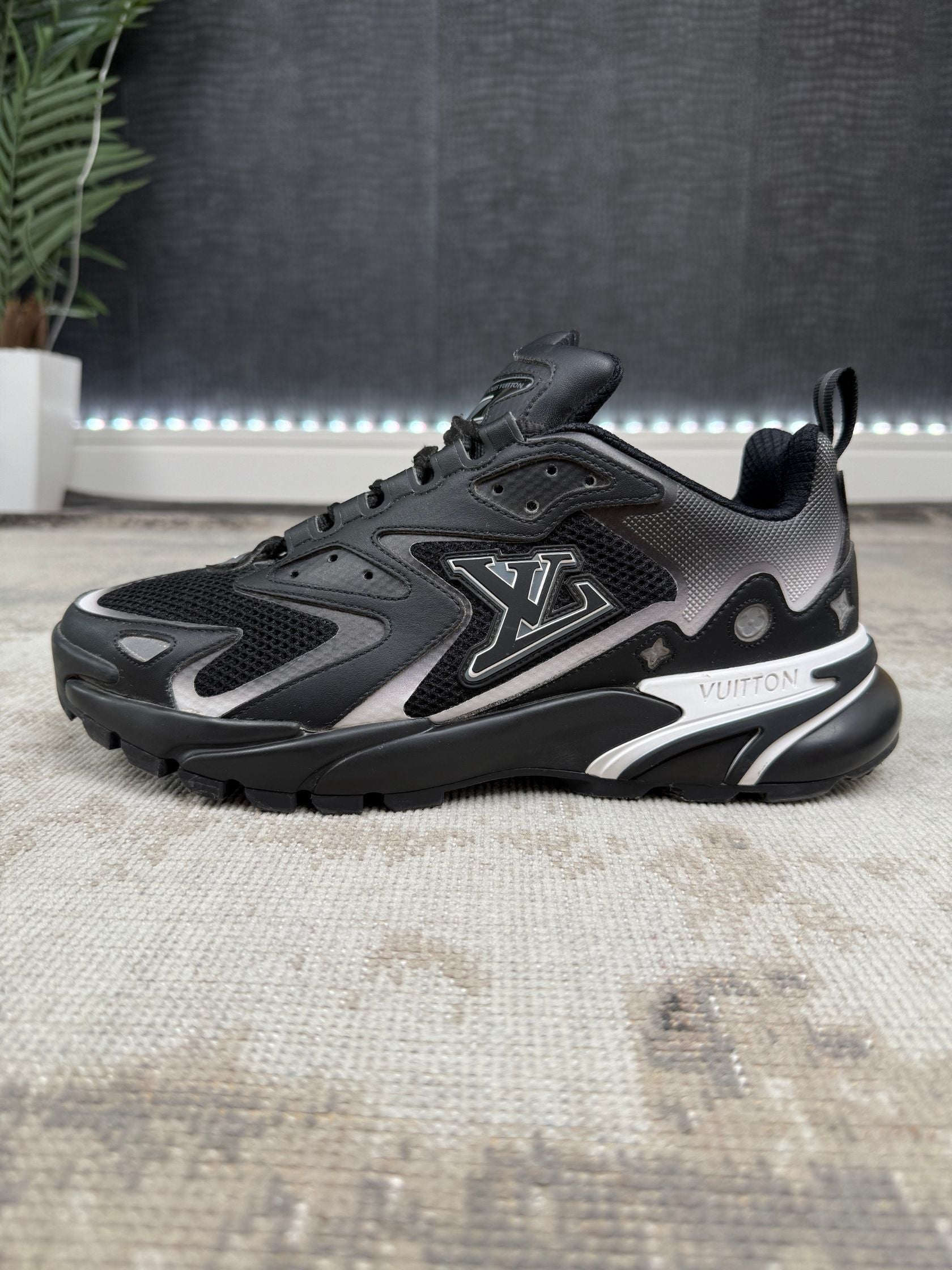 Louis Vuitton LV Runner Tatic Trainers - Black Louis Vuitton