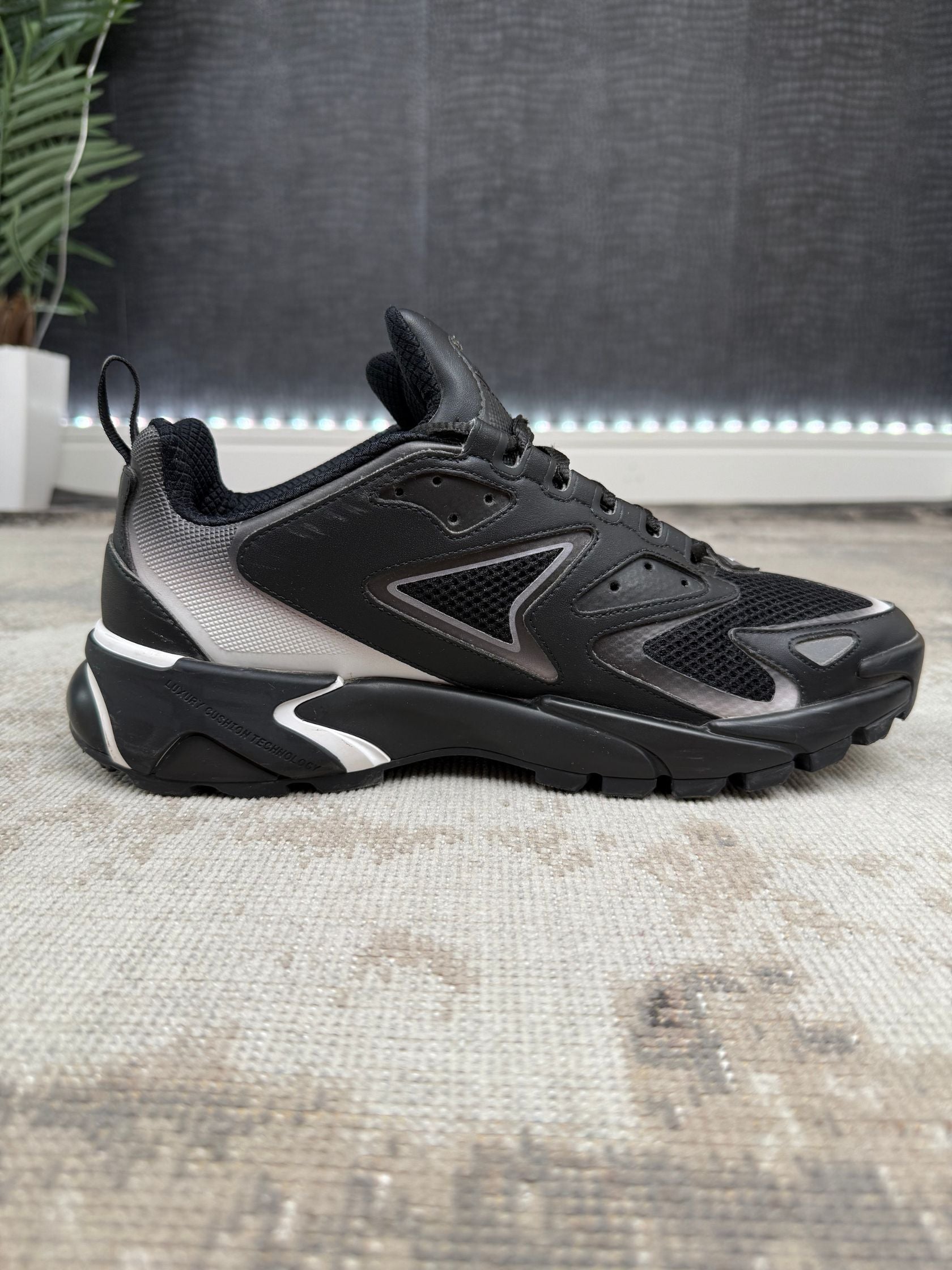 Louis Vuitton LV Runner Tatic Trainers - Black Louis Vuitton