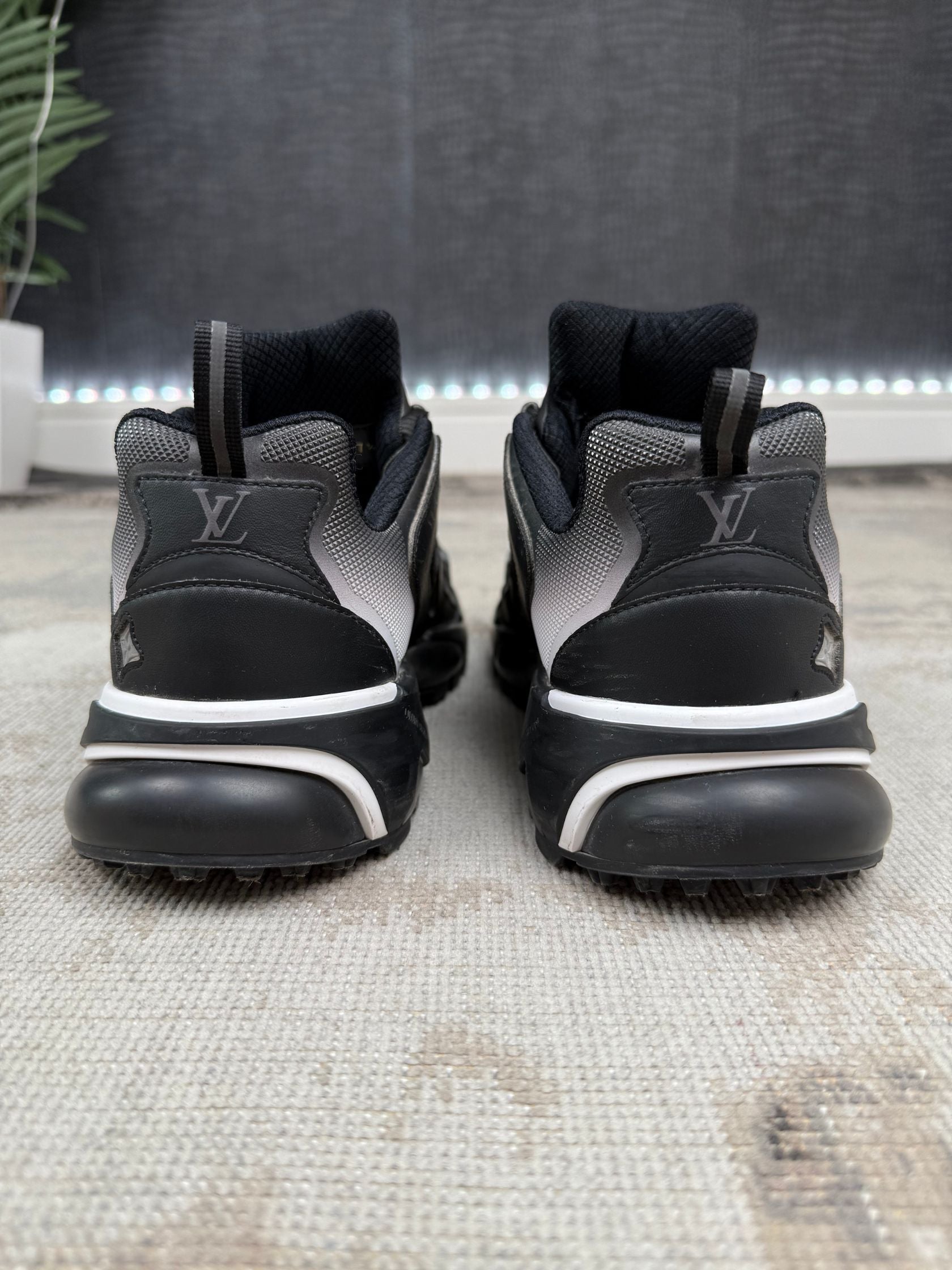 Louis Vuitton LV Runner Tatic Trainers - Black Louis Vuitton
