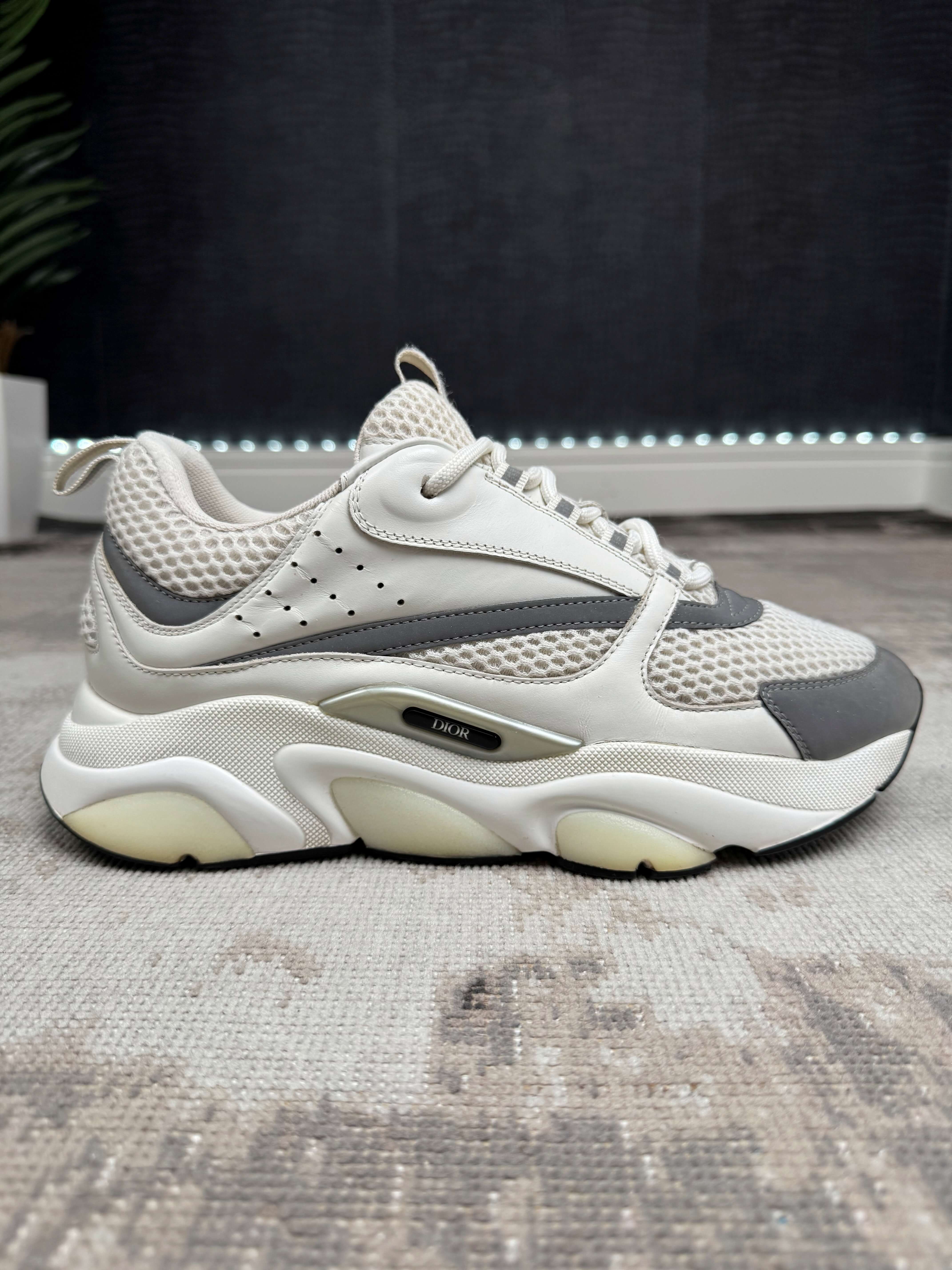 Dior B22 - White Dior