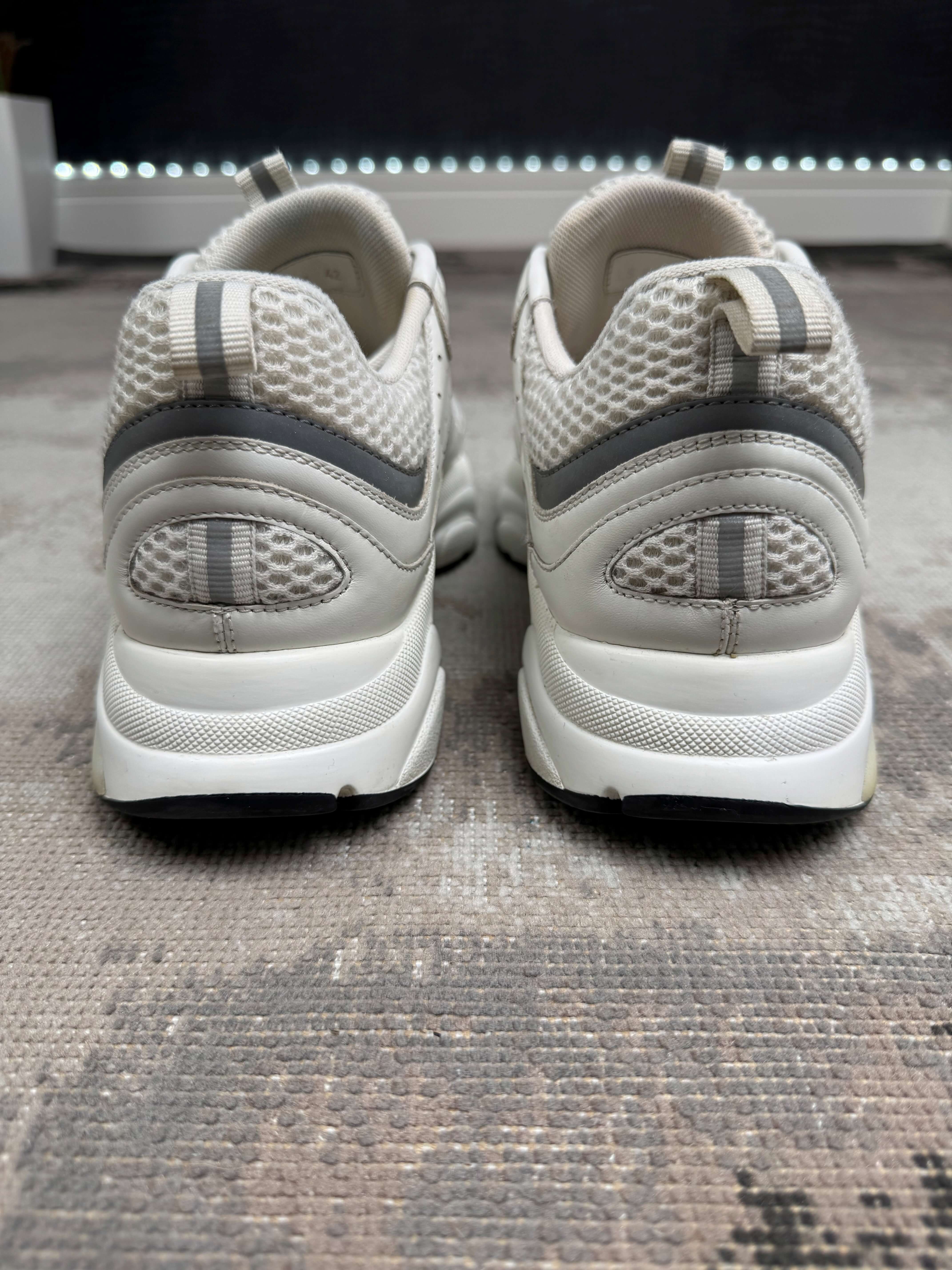 Dior B22 - White Dior