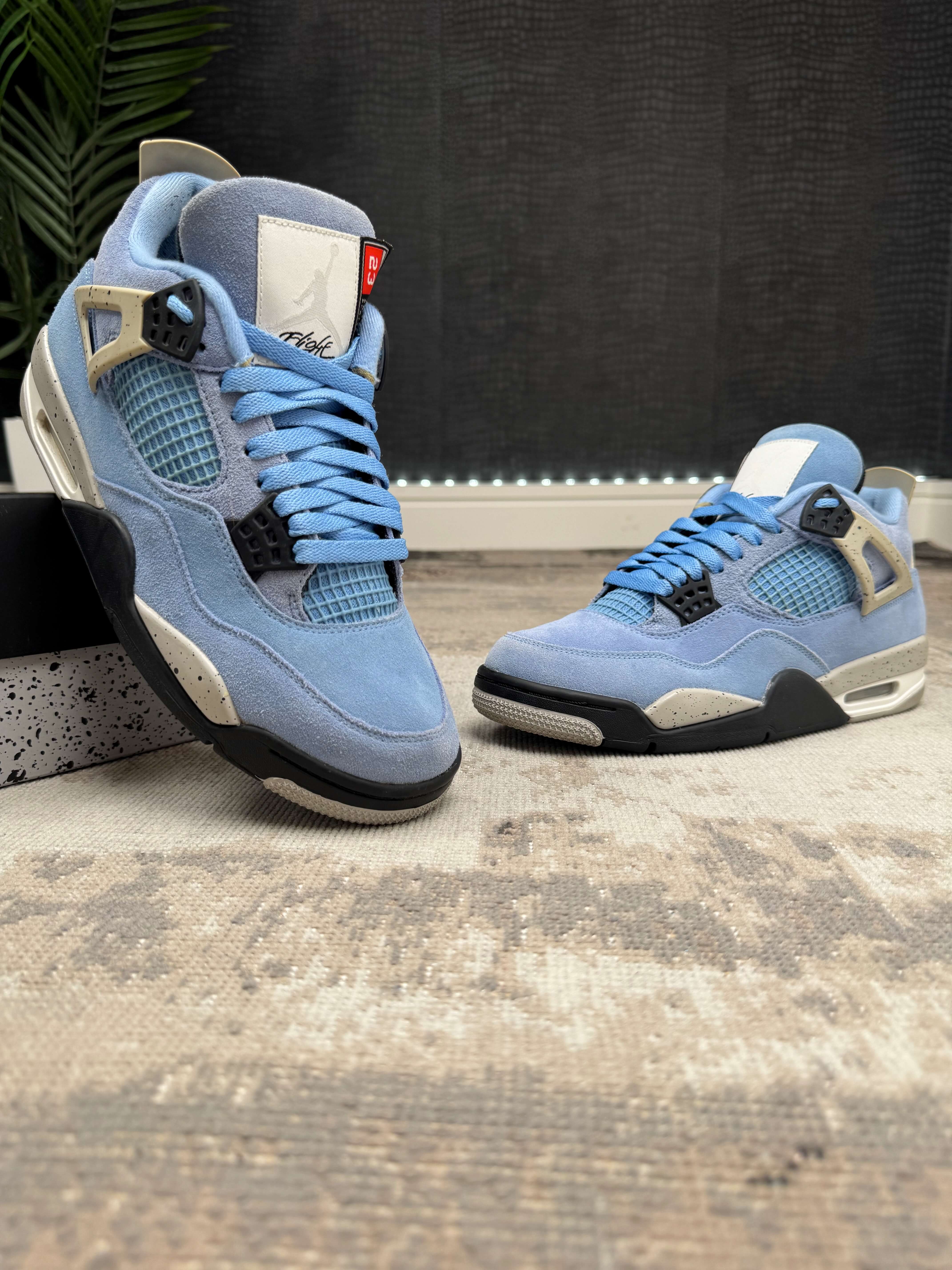 Nike Jordan 4 'University Blue'