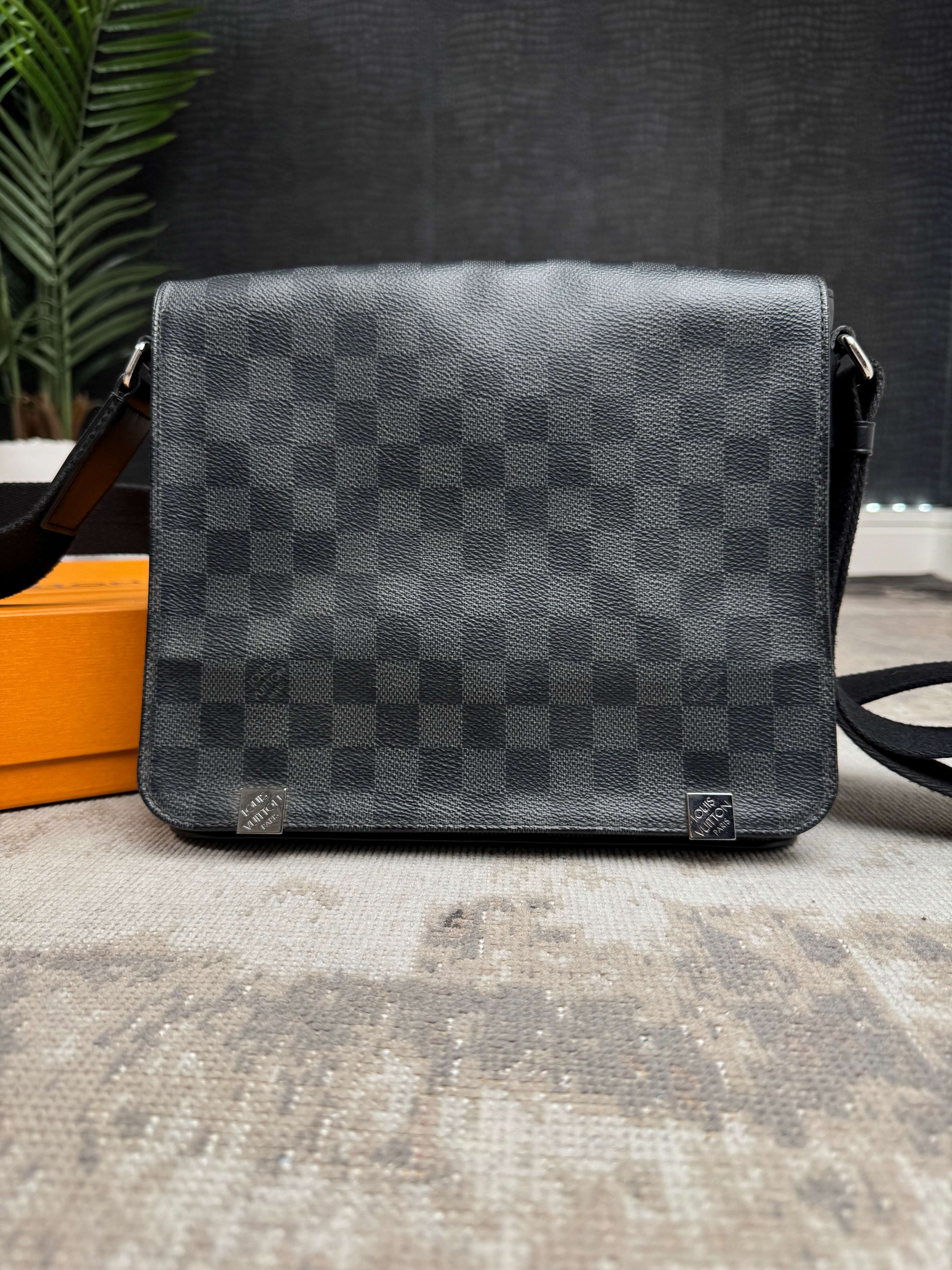 Louis Vuitton District PM Damier Messenger Bag