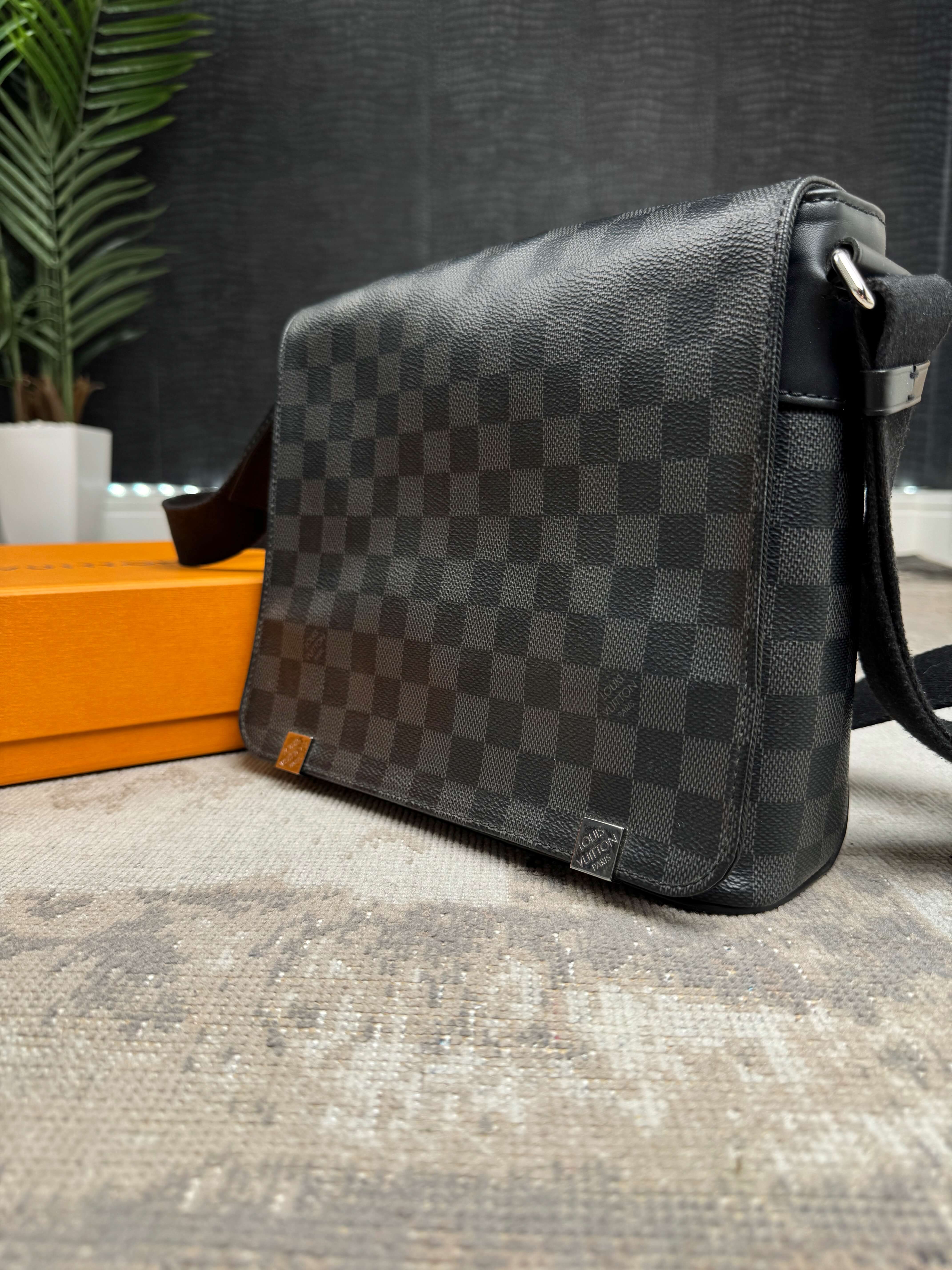 Louis Vuitton District PM Damier Messenger Bag