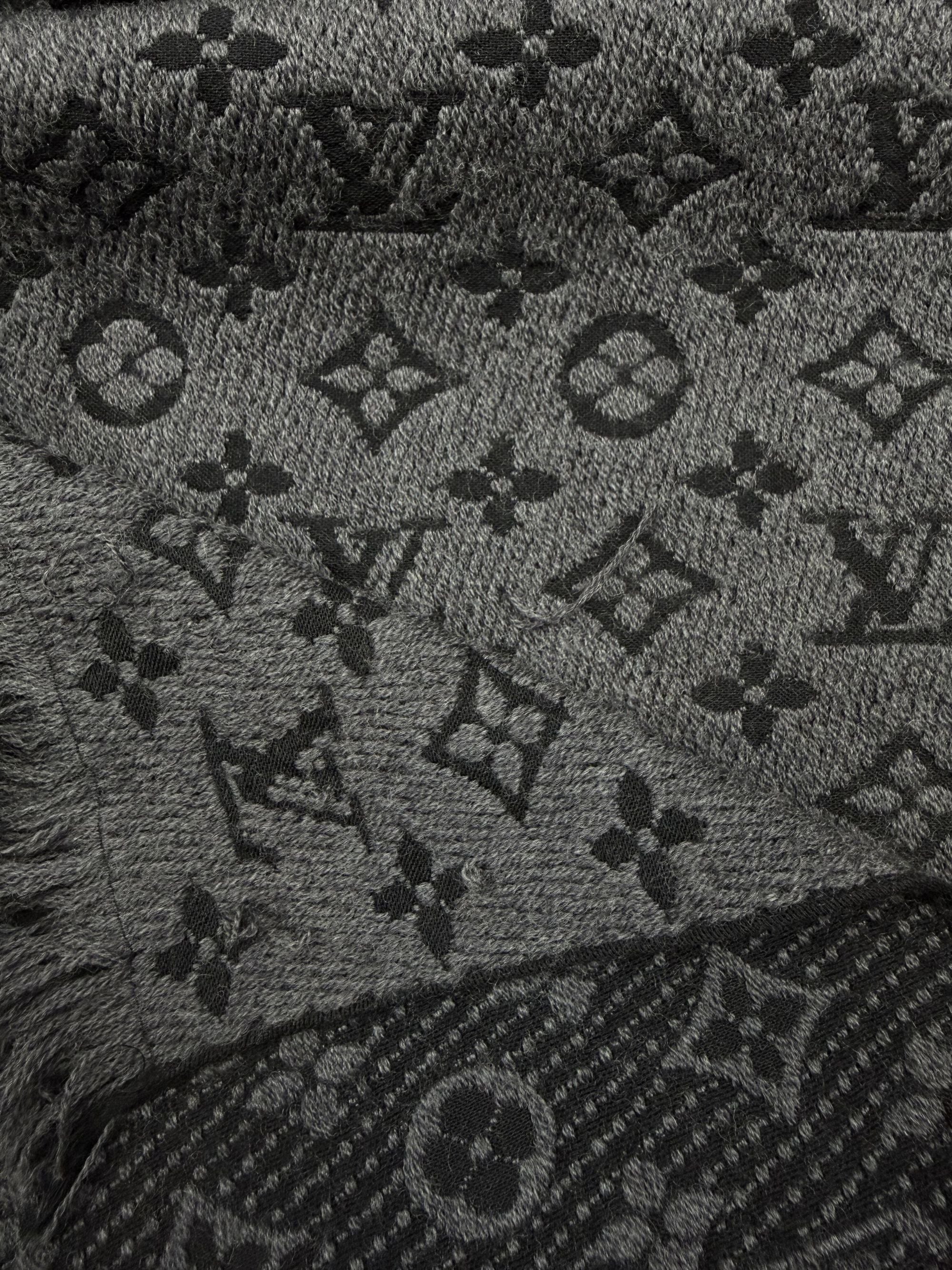Louis Vuitton Monogram Scarf - Grey Louis Vuitton