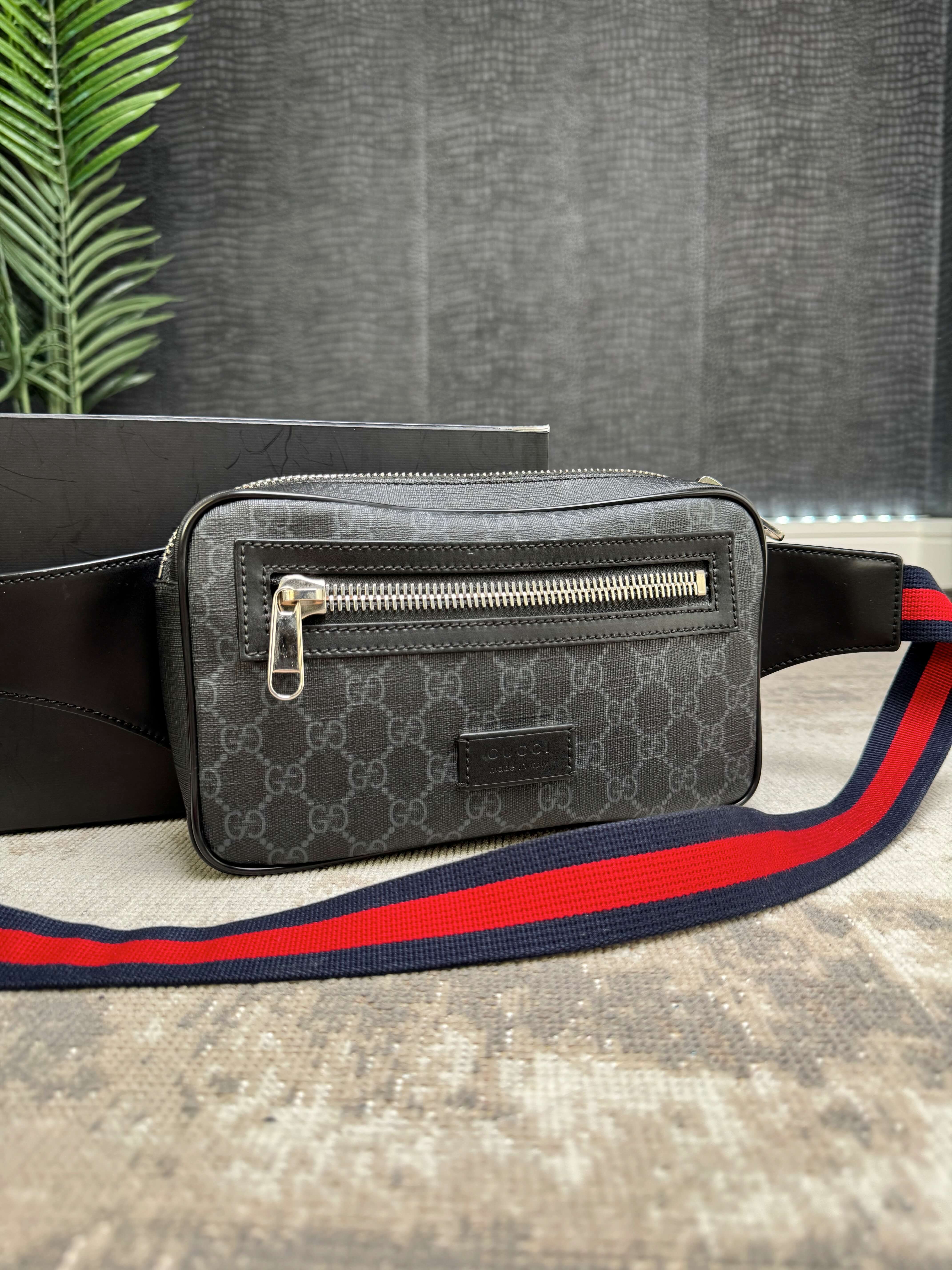 Gucci GG Supreme Shoulder / Waist Bag - Black