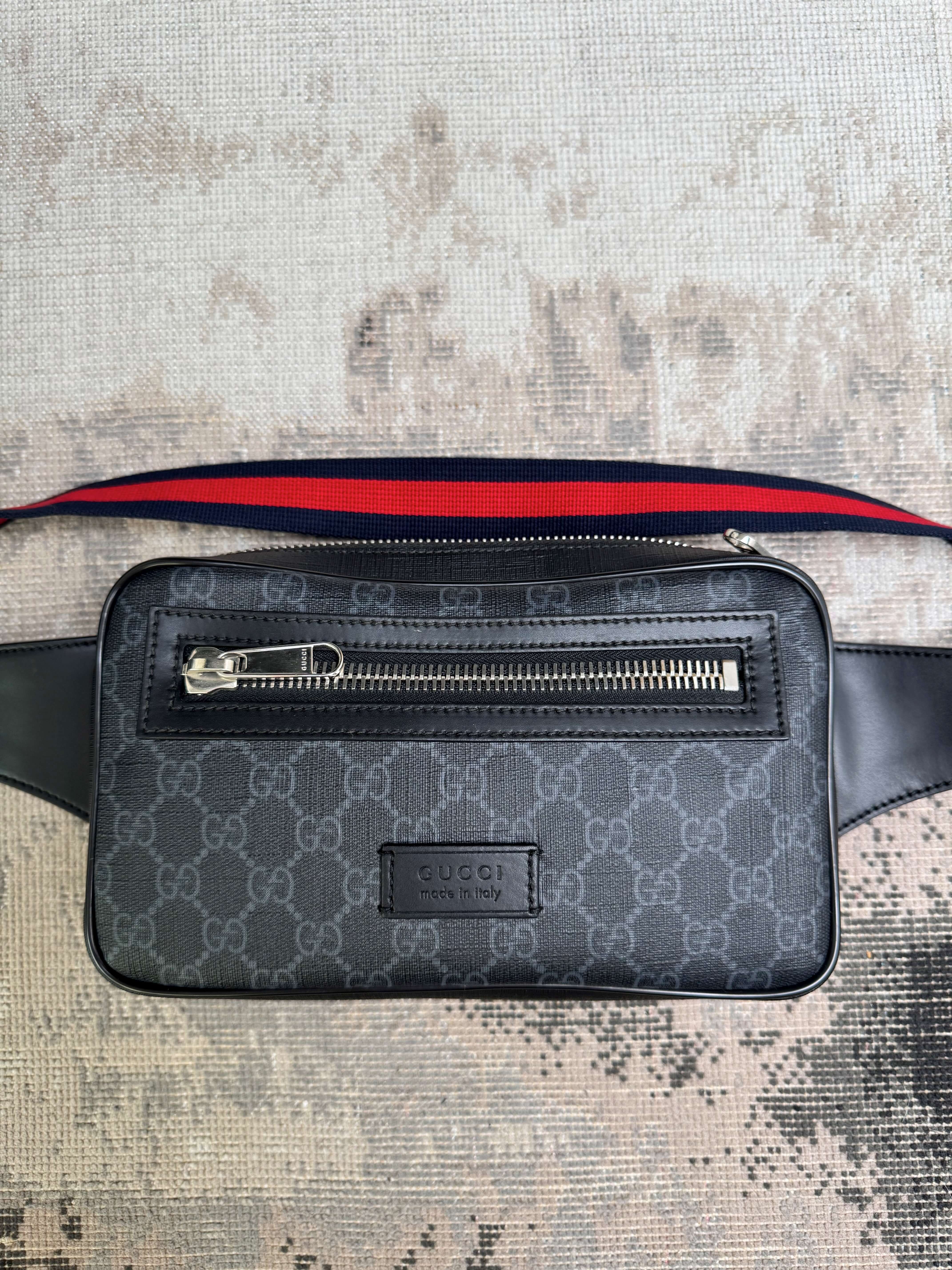 Gucci GG Supreme Shoulder / Waist Bag - Black