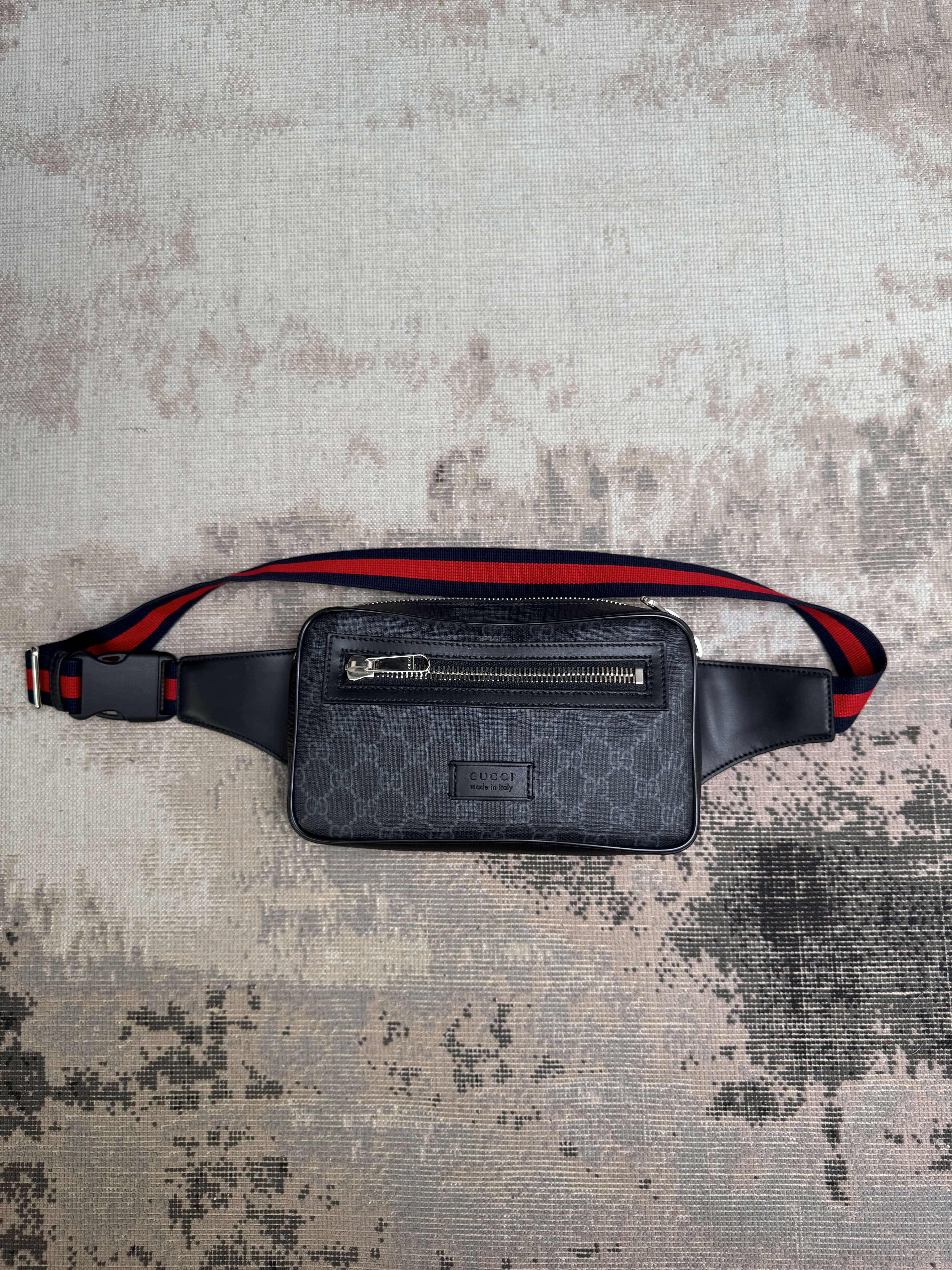 Gucci GG Supreme Shoulder / Waist Bag - Black