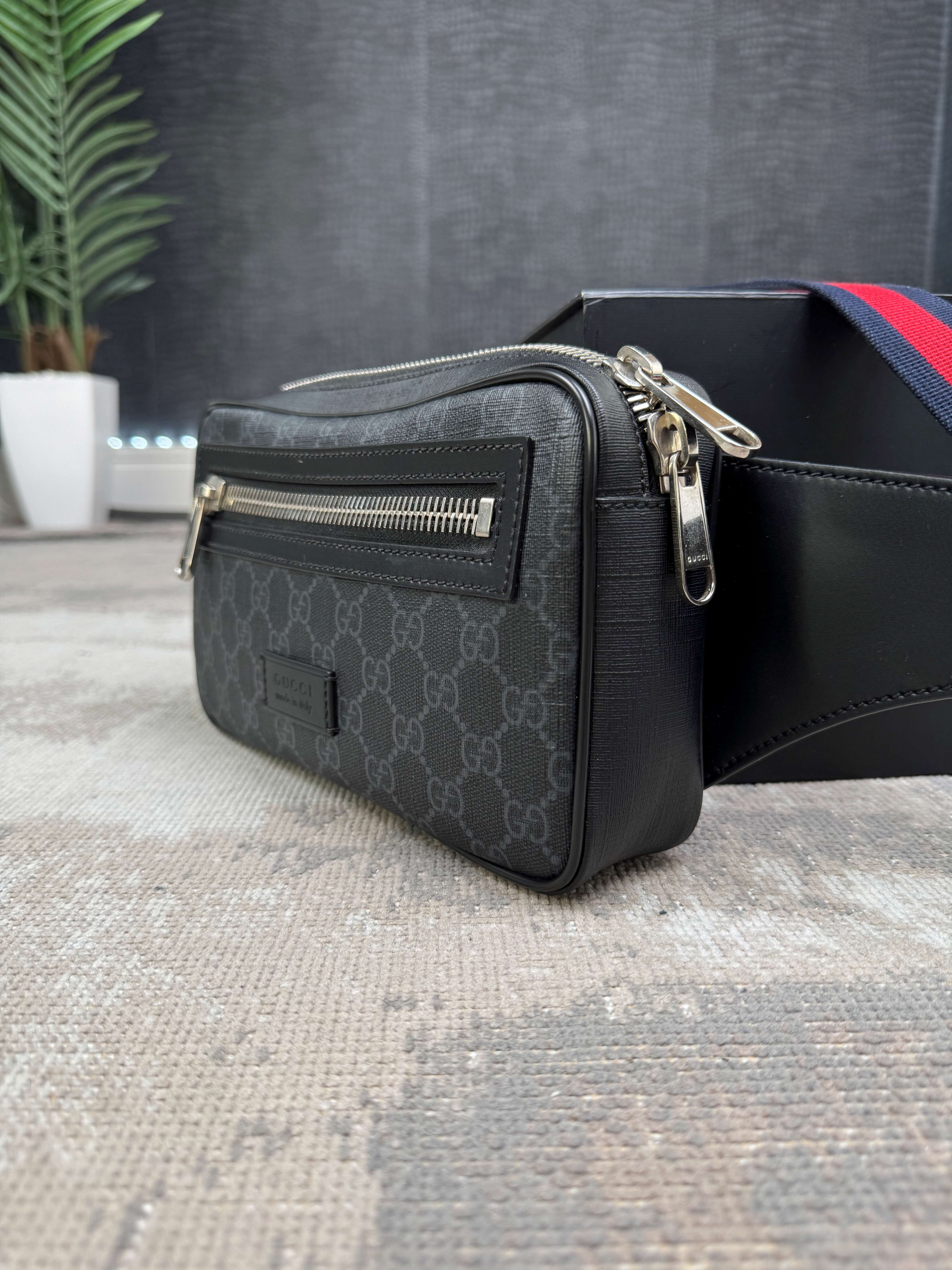 Gucci GG Supreme Shoulder / Waist Bag - Black