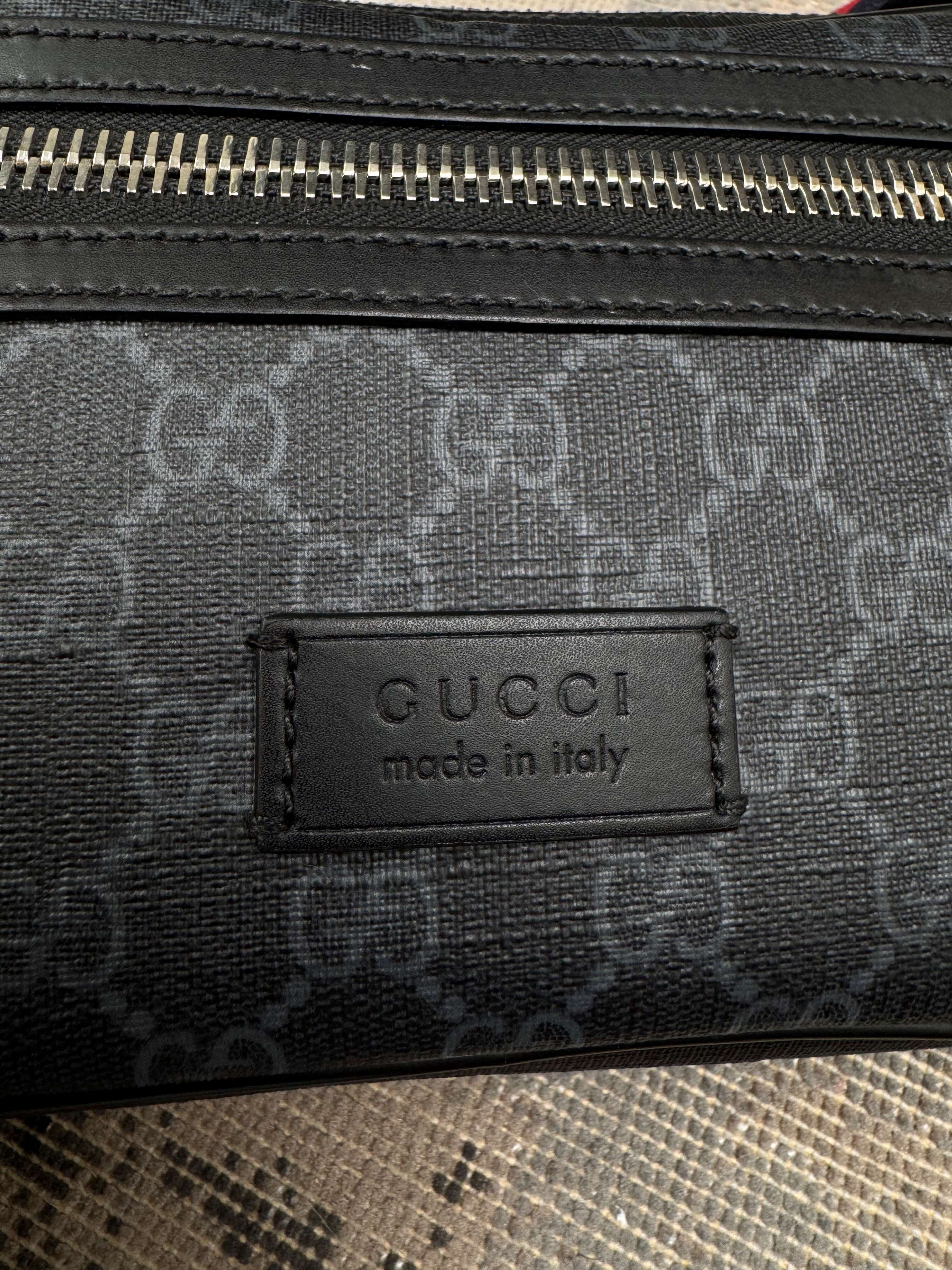 Gucci GG Supreme Shoulder / Waist Bag - Black