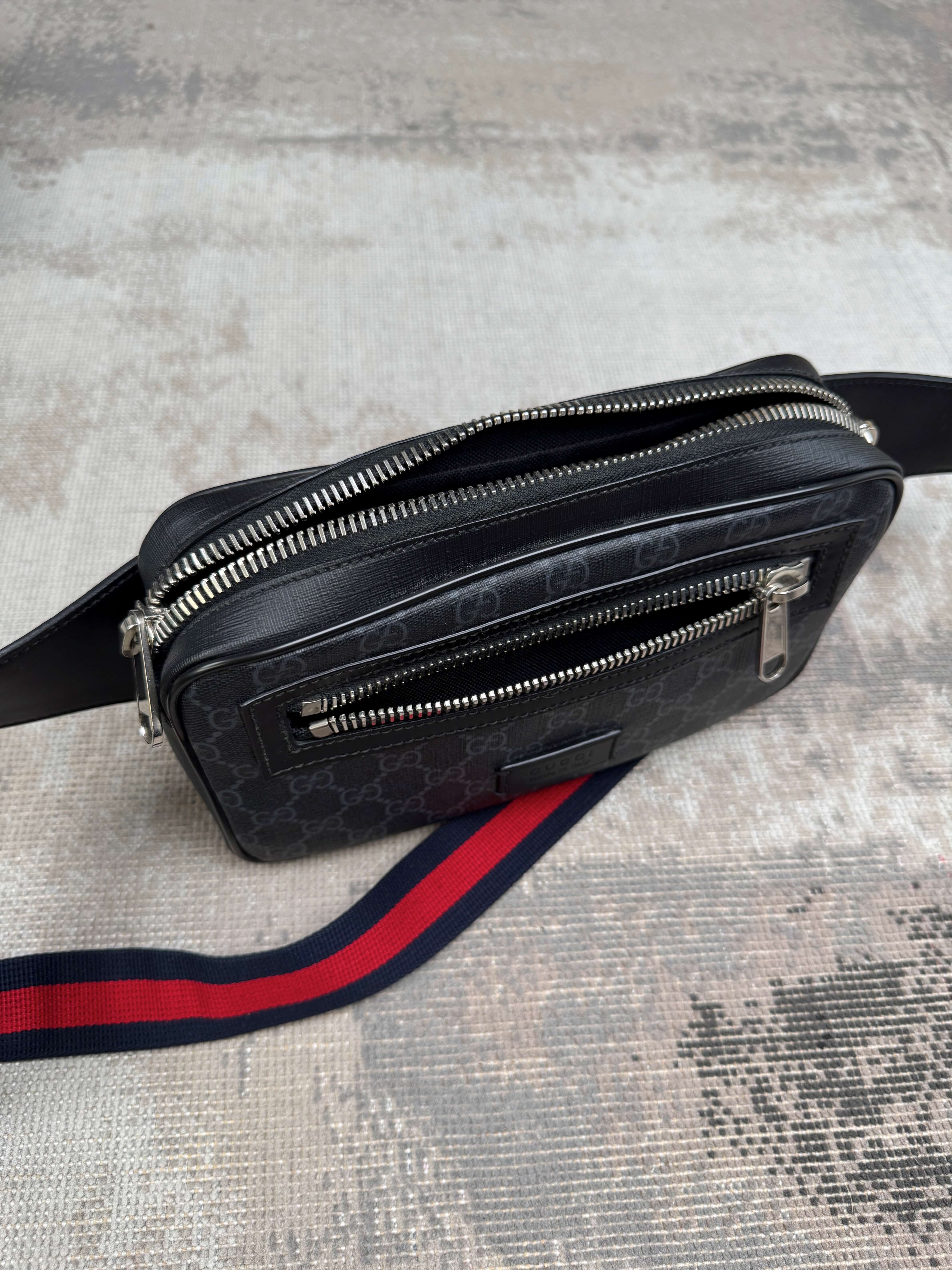 Gucci GG Supreme Shoulder / Waist Bag - Black