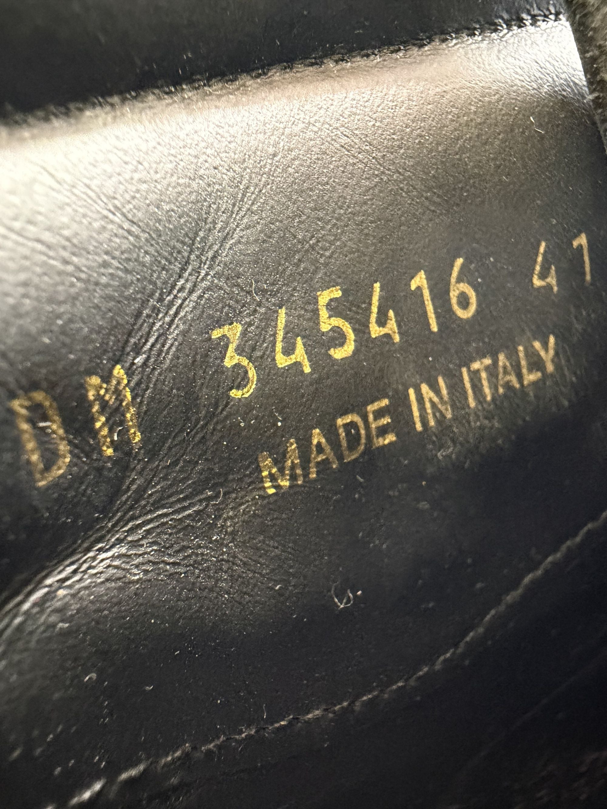 Yves Saint Laurent High Top Trainer - Black Yves Saint Laurent