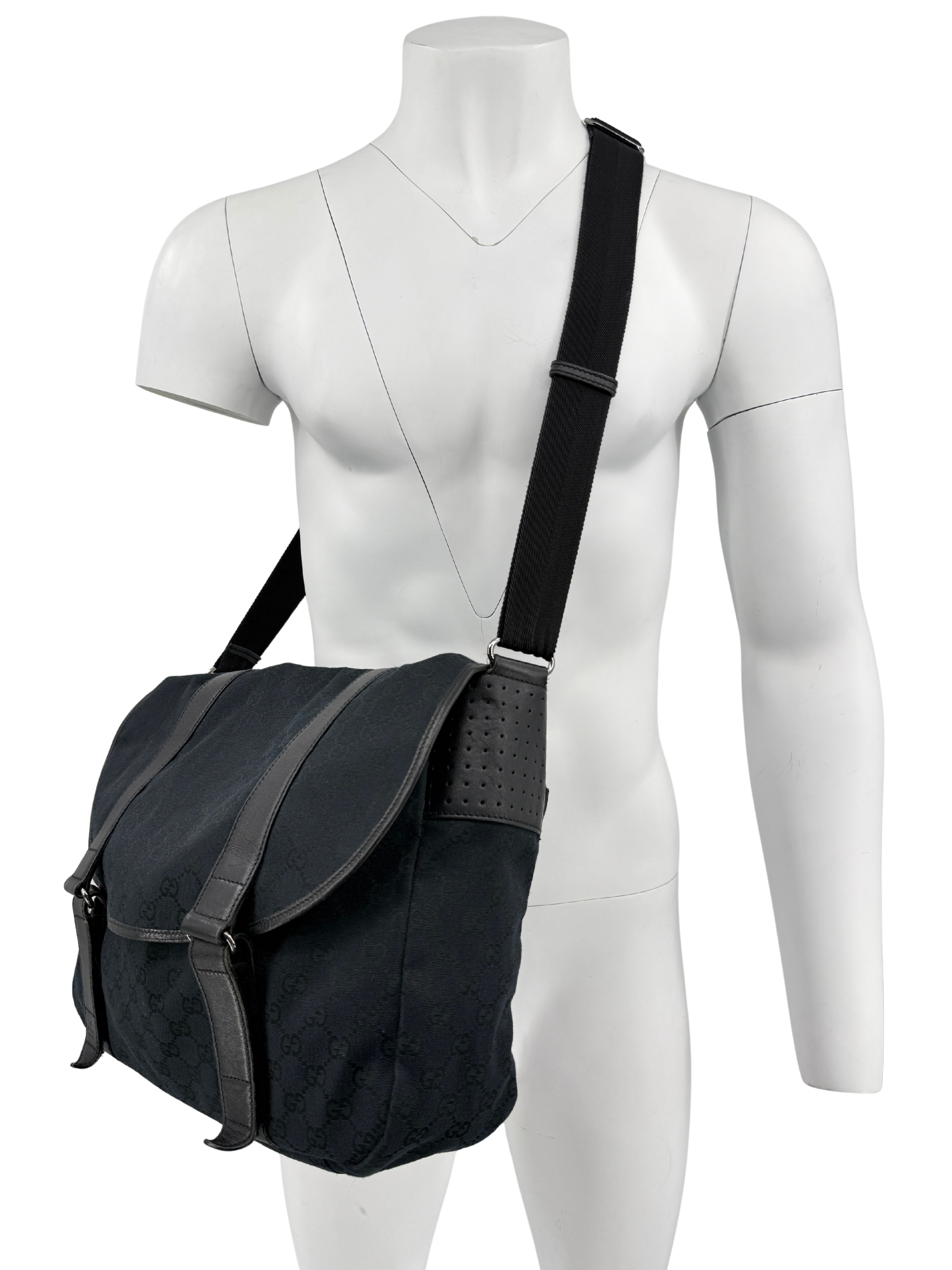 Gucci GG Canvas Messenger Bag - Black Gucci