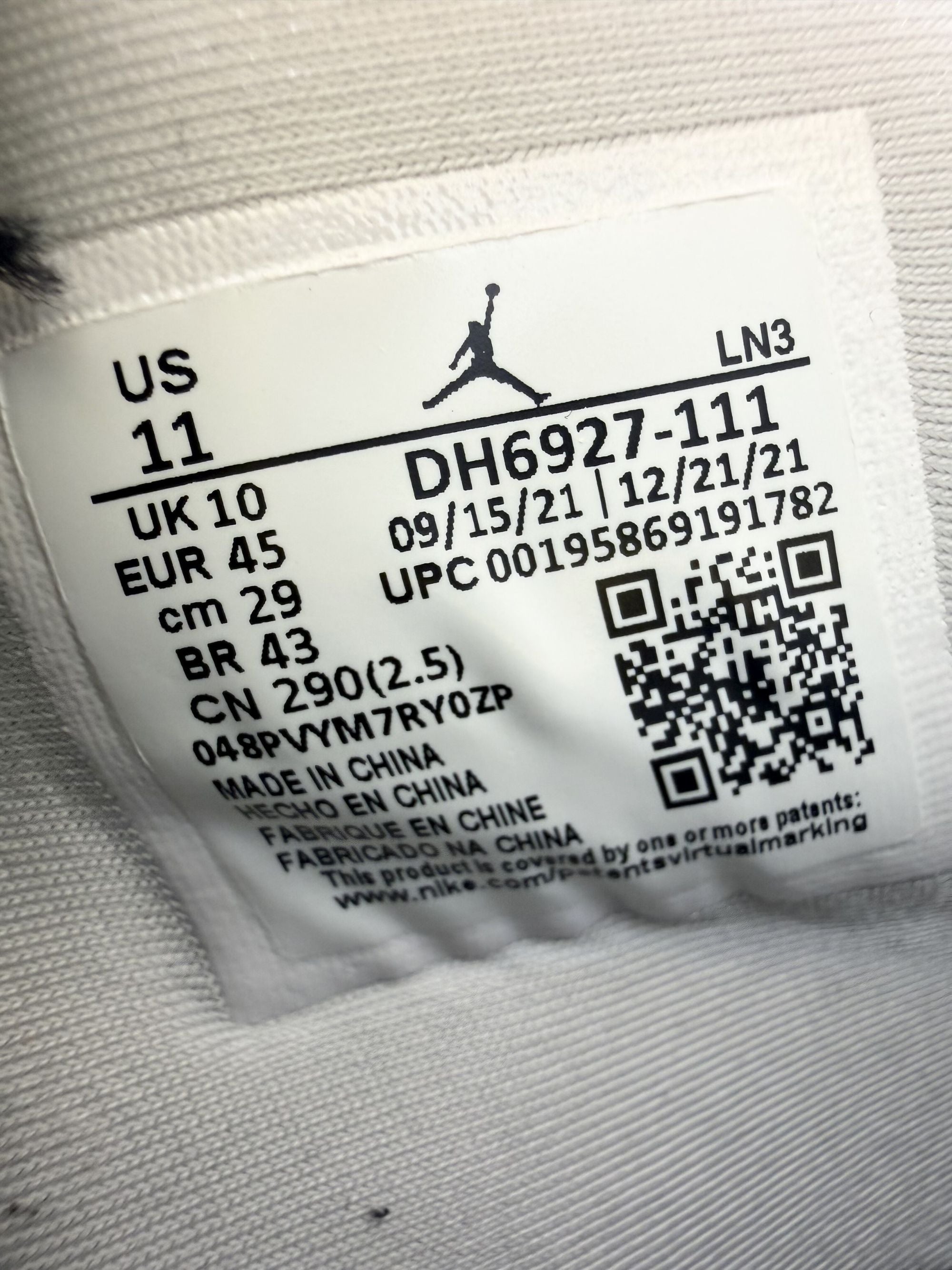 Air Jordan 4 Retro Trainers - Military Black Nike