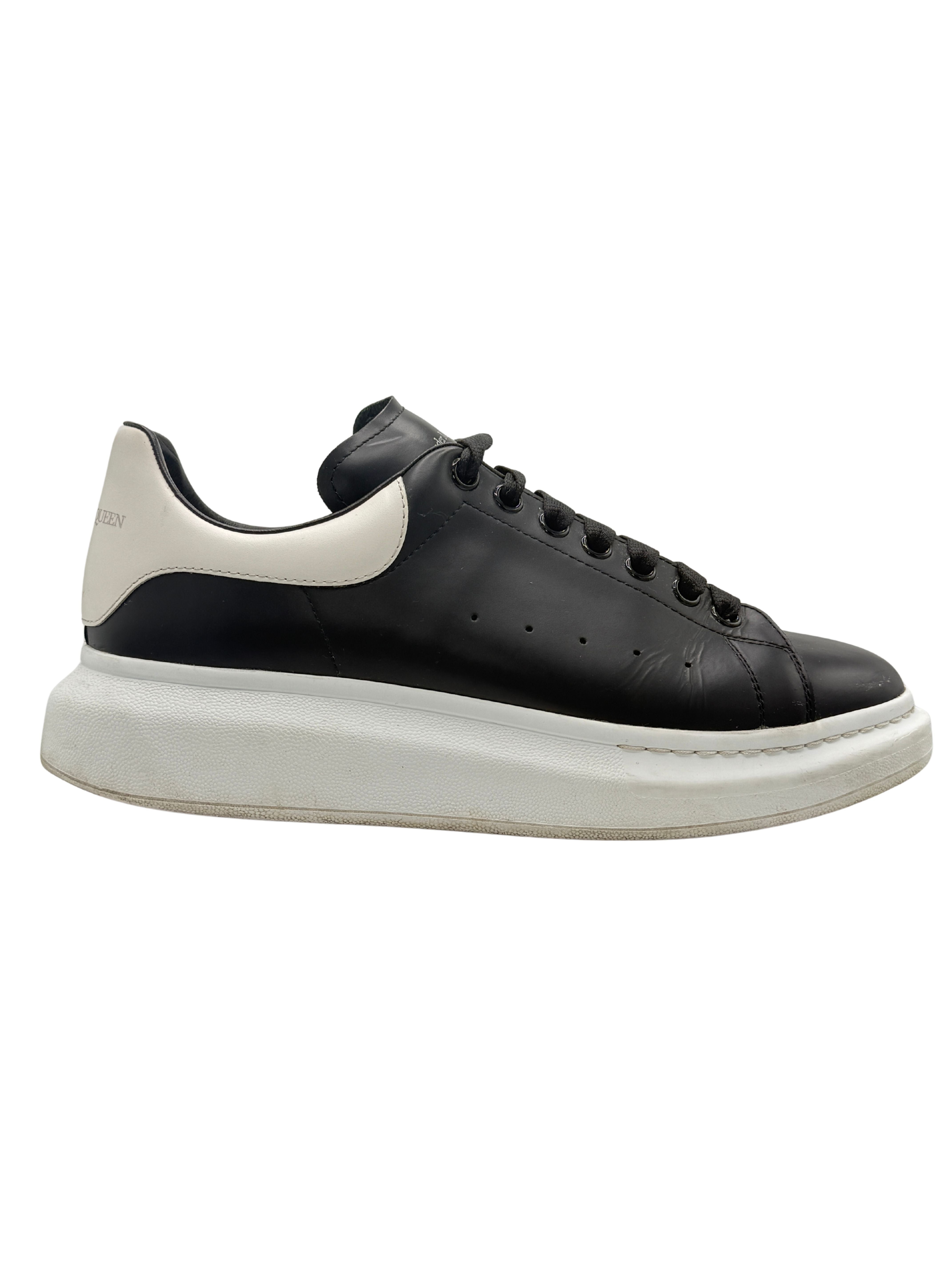 Alexander McQueen Oversized Sneakers - Black