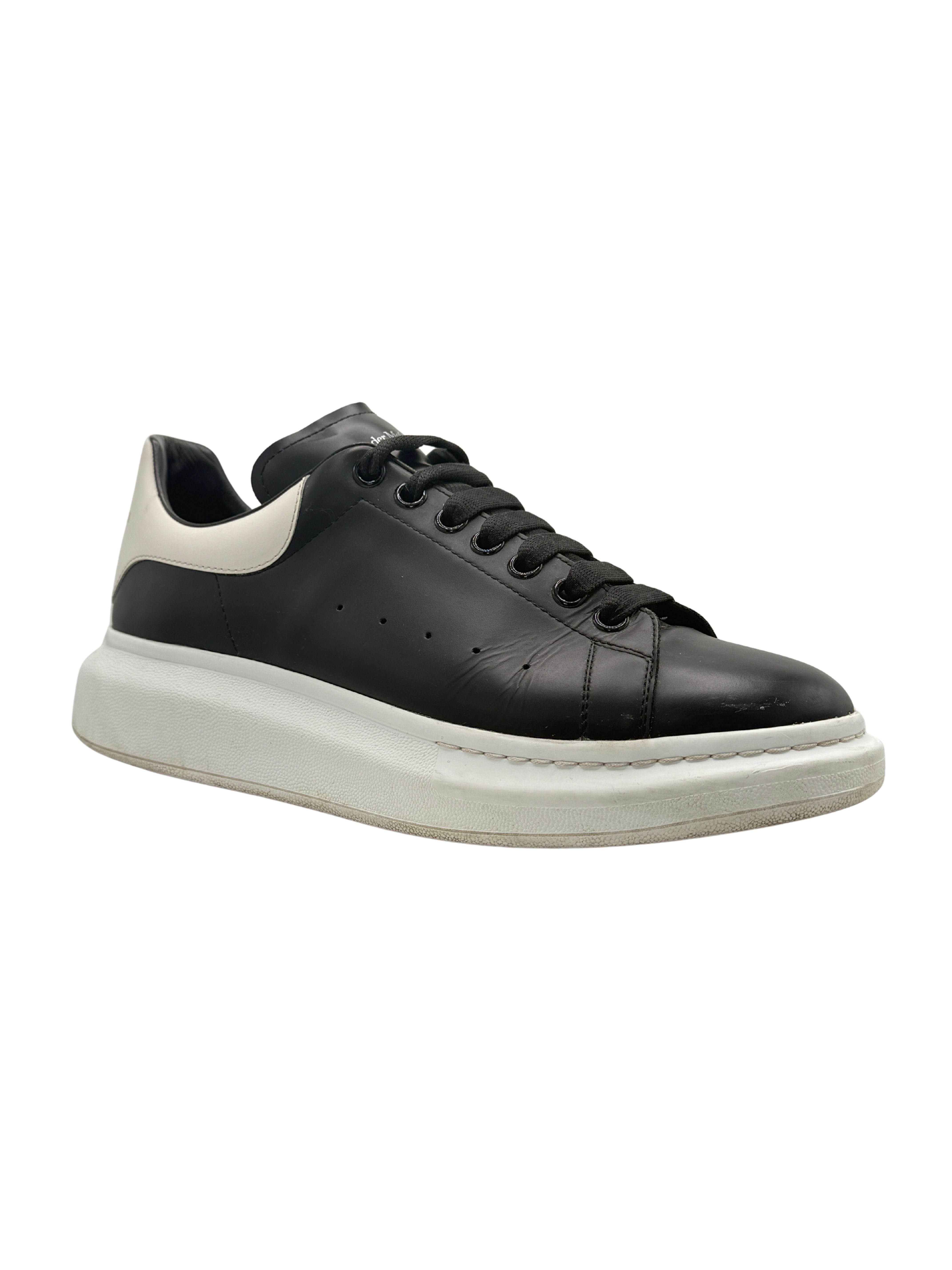 Alexander McQueen Oversized Sneakers - Black