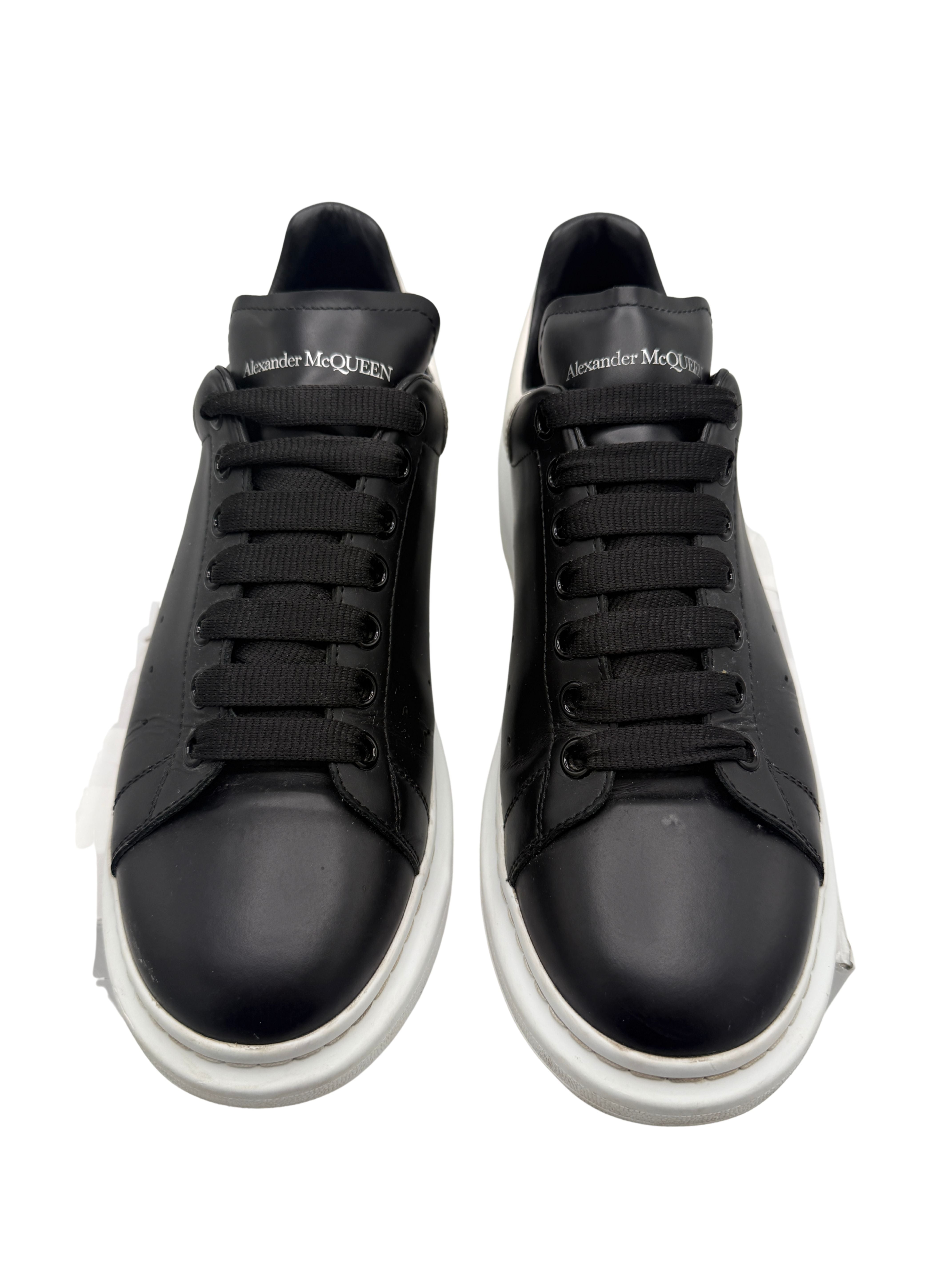 Alexander McQueen Oversized Sneakers - Black